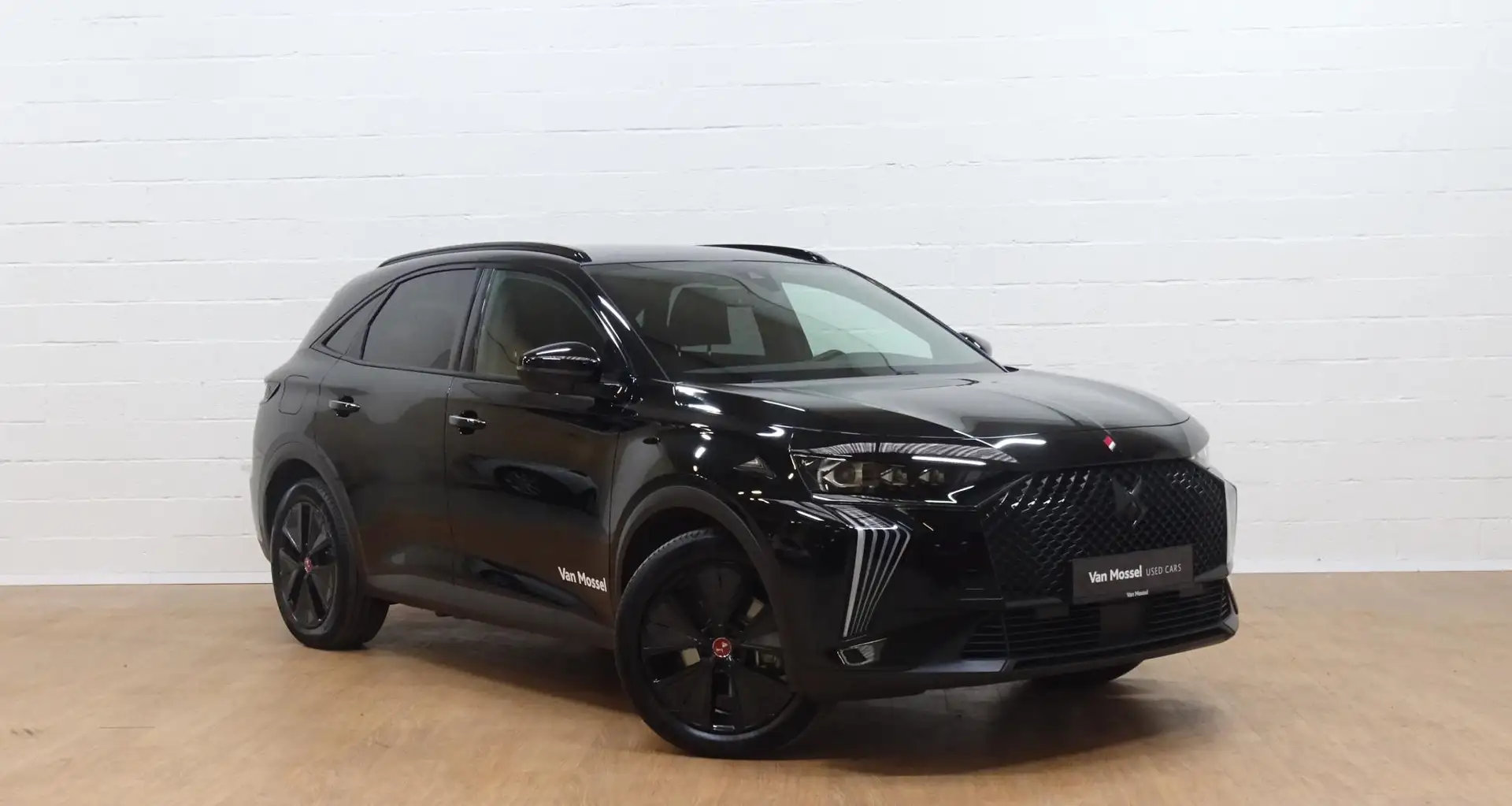DS Automobiles DS 7 Crossback 1.6T Hybrid Performance Line Noir - 2