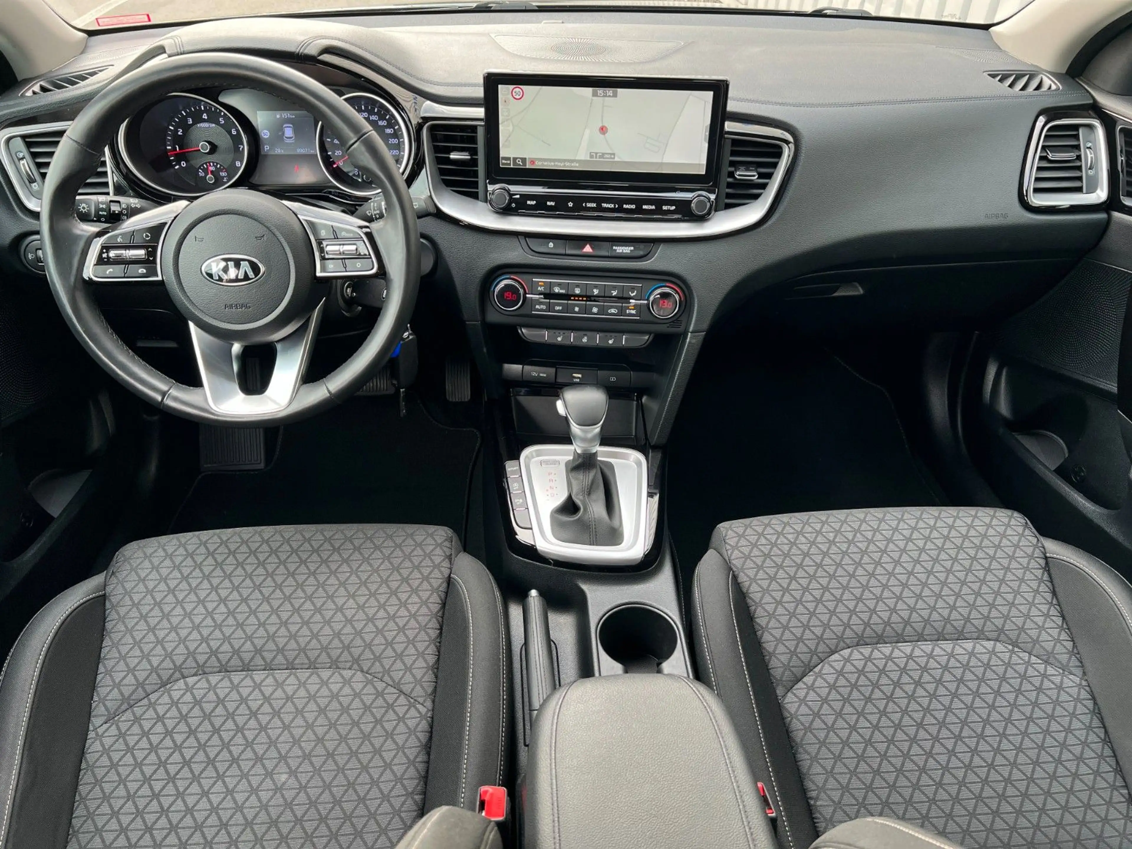 Kia Ceed / cee'd Vision *AUTOMATIK*CARPLAY*NAVI* — photo 10