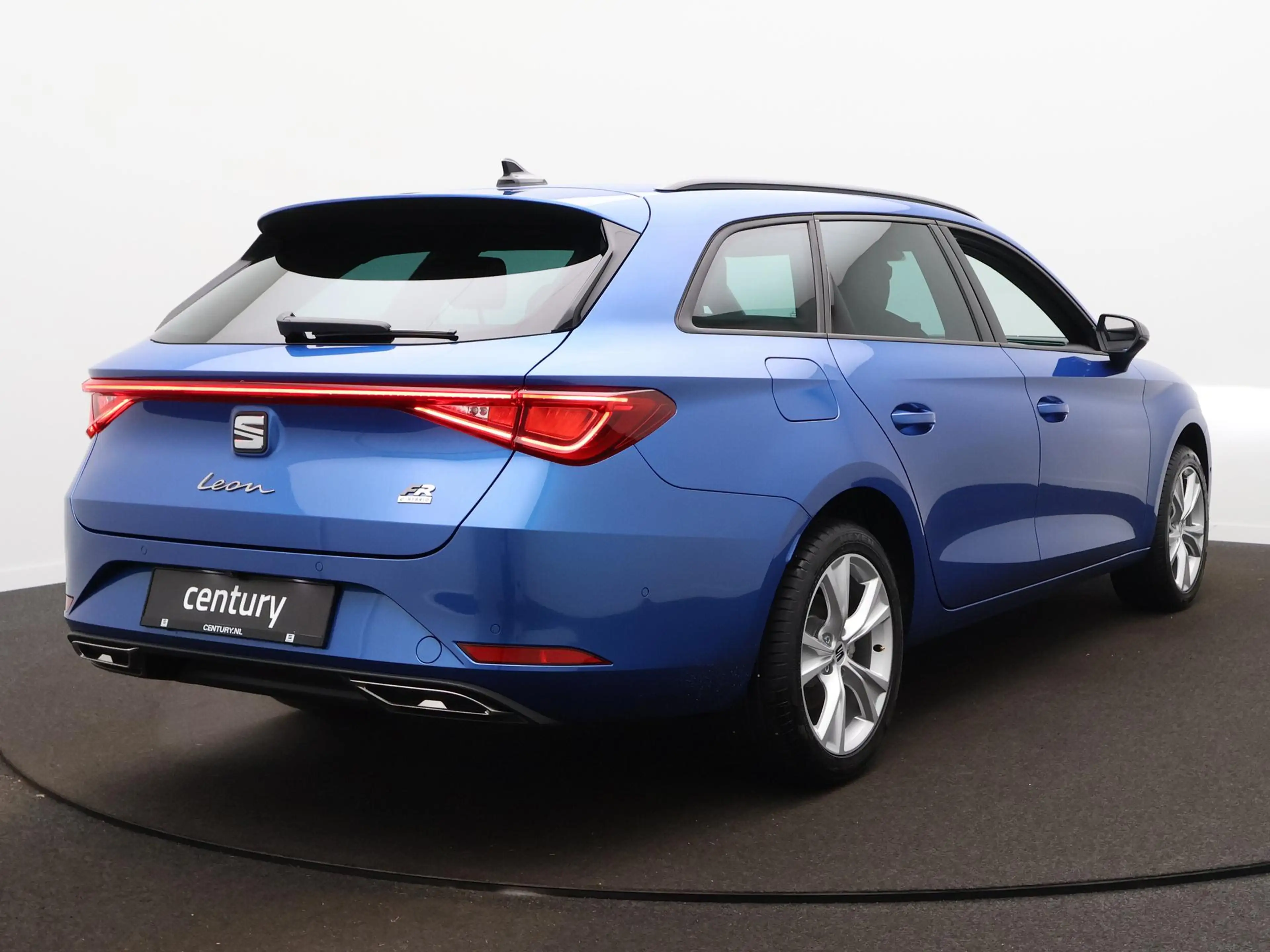 SEAT Leon e-Hybrid Sportstourer 1.5 TSI Style — photo 5