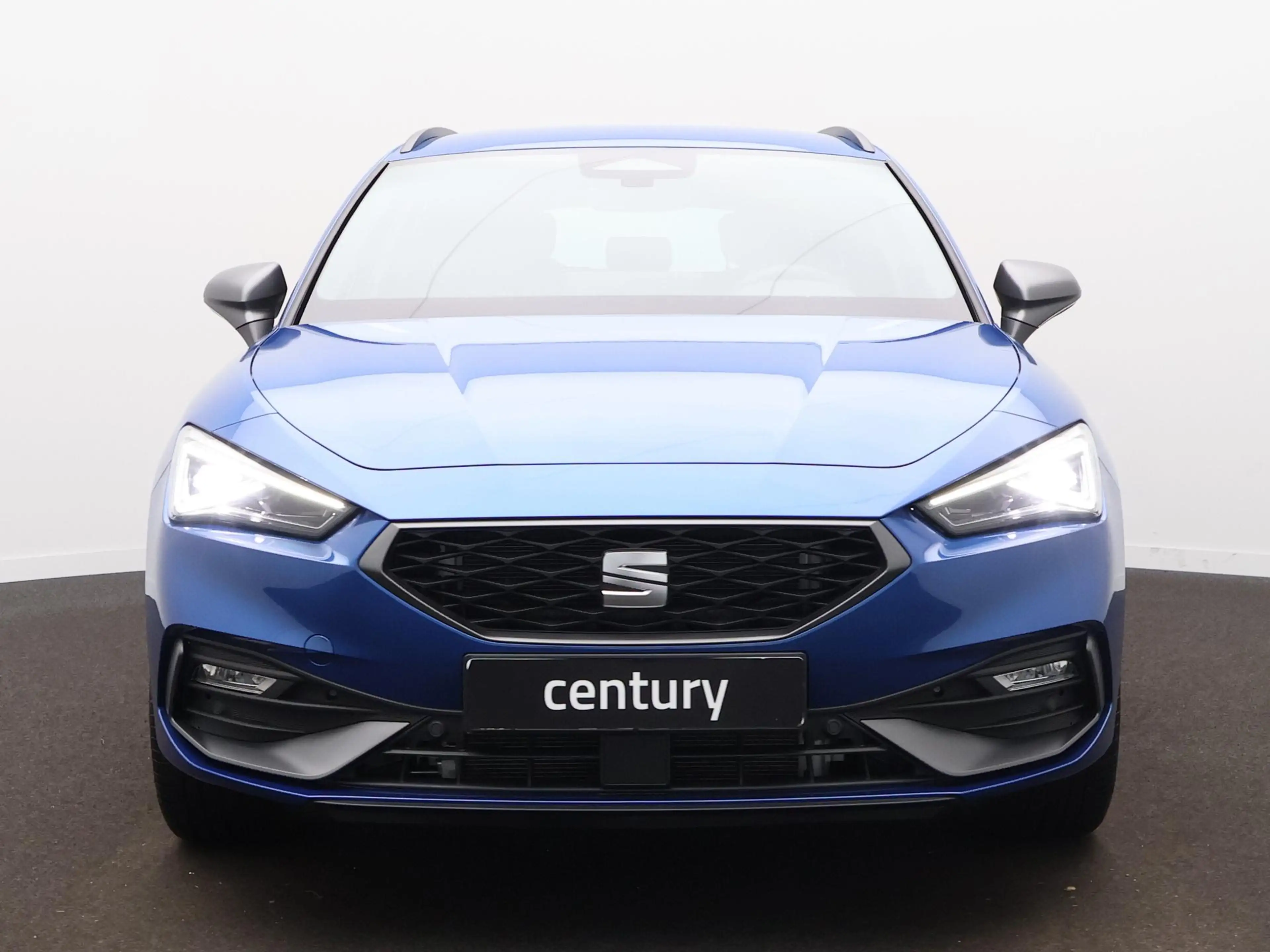 SEAT Leon e-Hybrid Sportstourer 1.5 TSI Style — photo 2