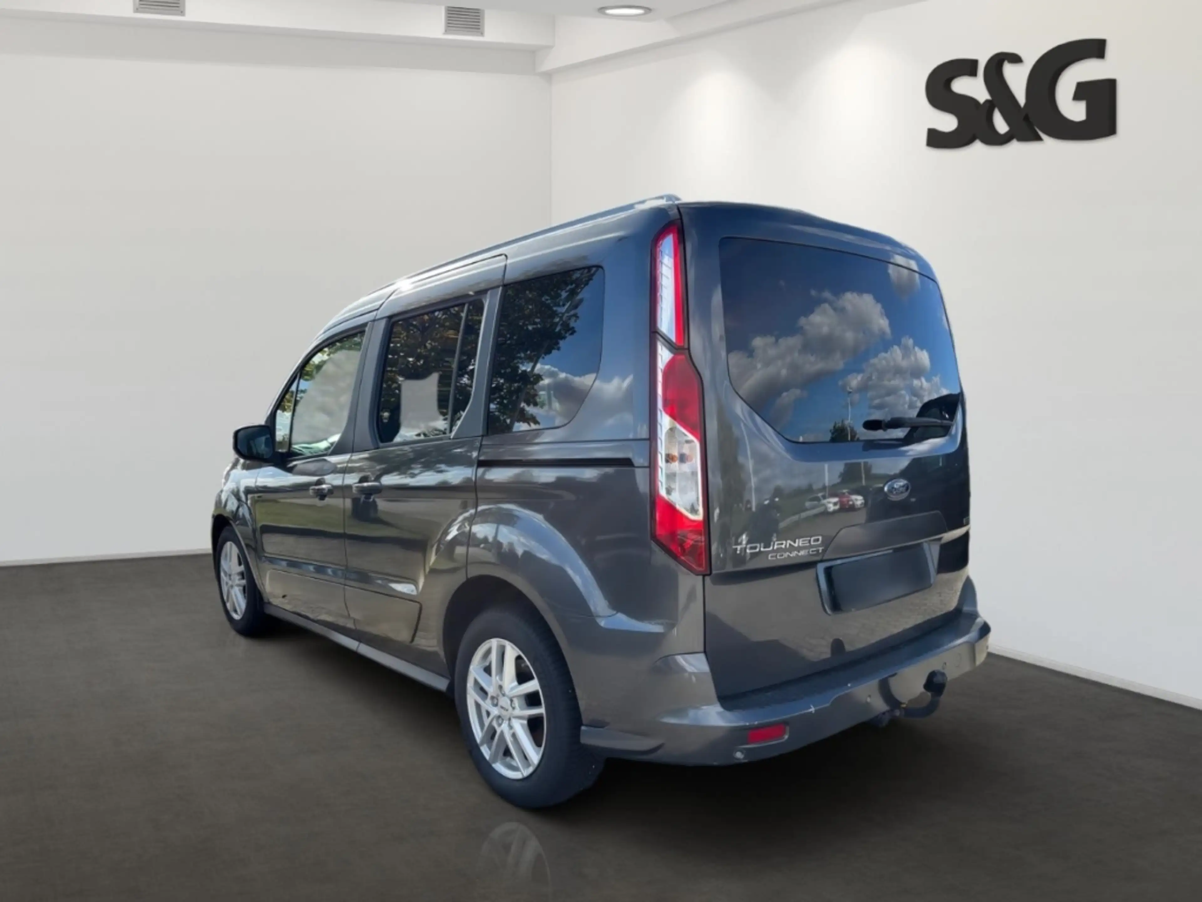 Ford Tourneo Connect Titanium 1.0 EcoBoost *Verkauf nur an Händler* — photo 4