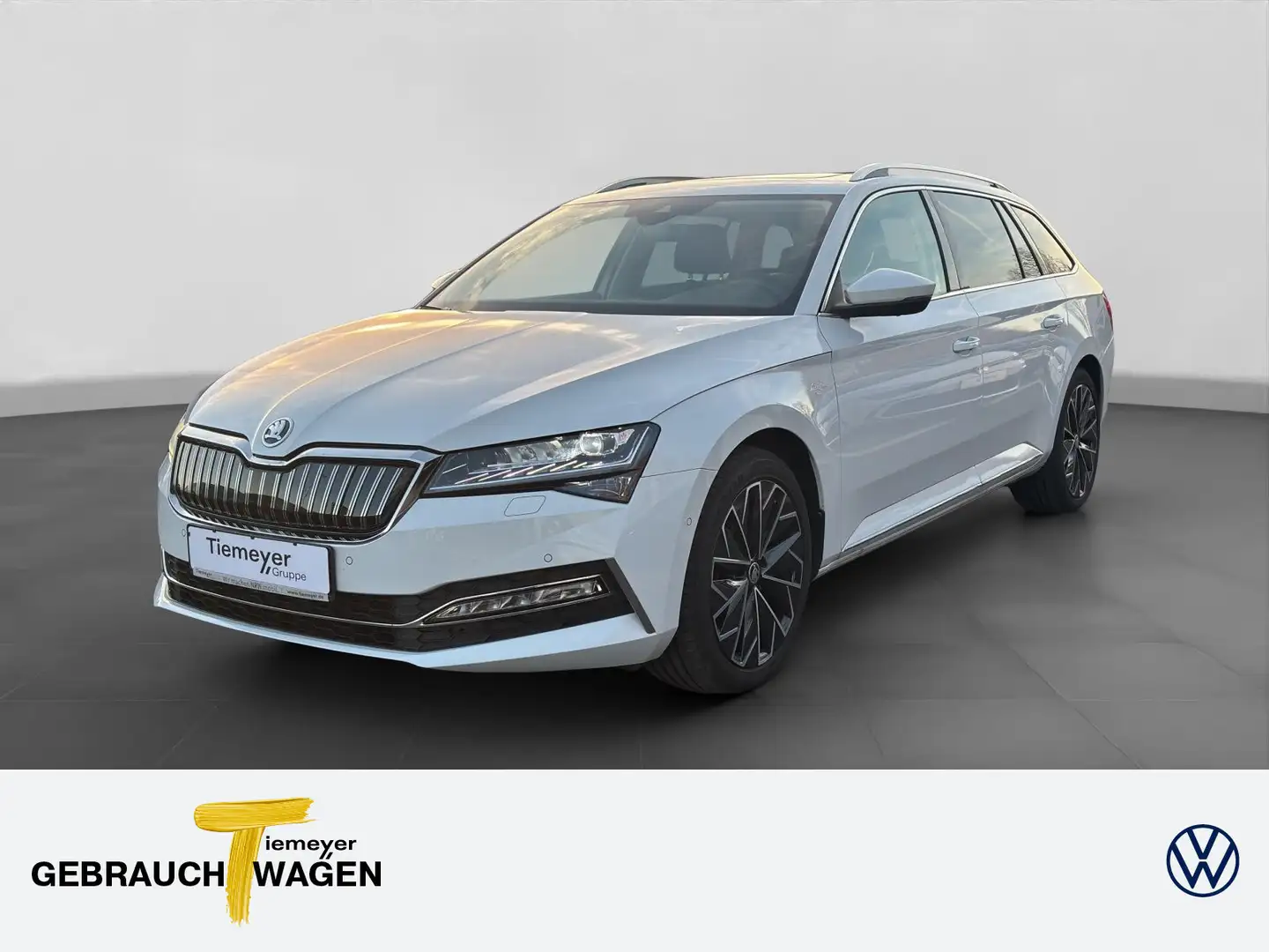 Skoda Superb Combi iV L&K PANO LEDER ASSIST+ AHK Weiß - 1