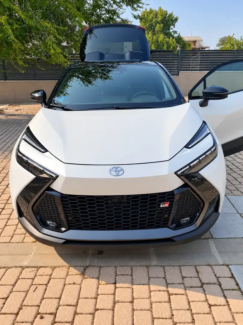 Toyota C-HR 220PH GR Sport Black Edition - 1
