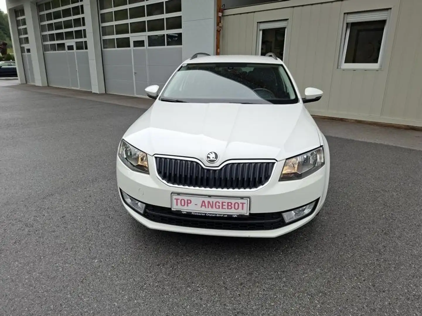 Skoda Octavia Combi Ambition DSG Weiß - 2