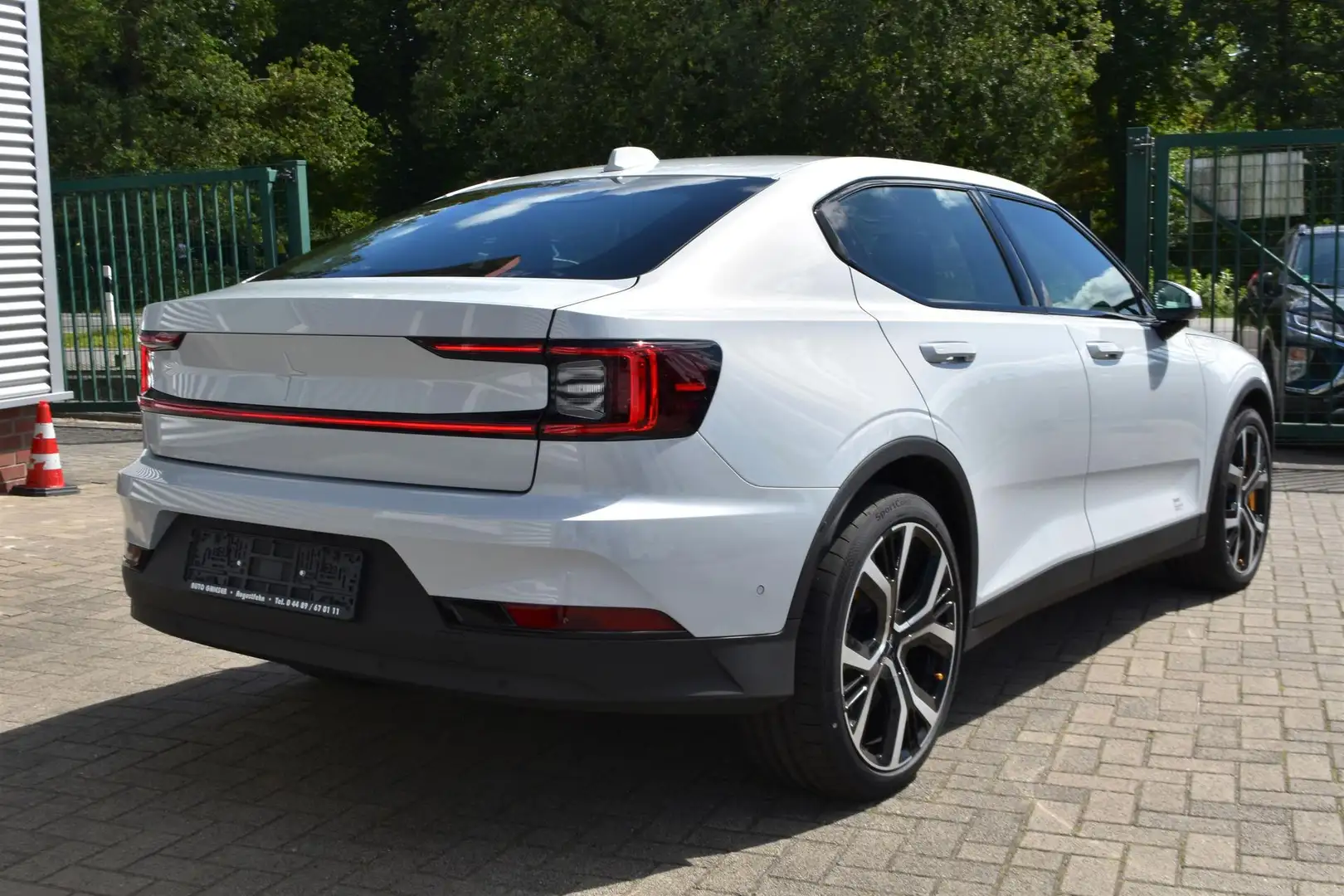 Polestar 2 Long Range Dual Performance ACC/APP/SHZ/LED 350... Weiß - 2