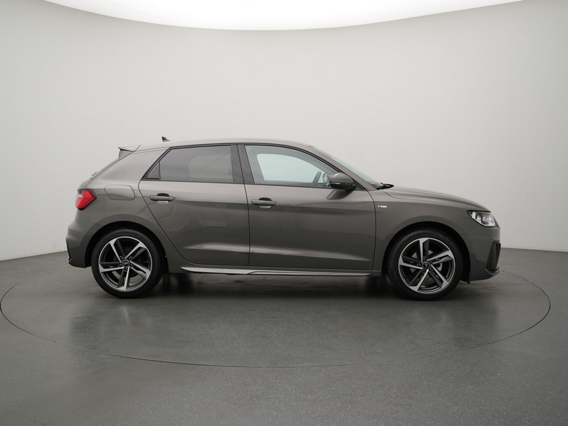 Audi A1 Sportback S line S-TRON 3,99% ZINS PORT NAVI — photo 3