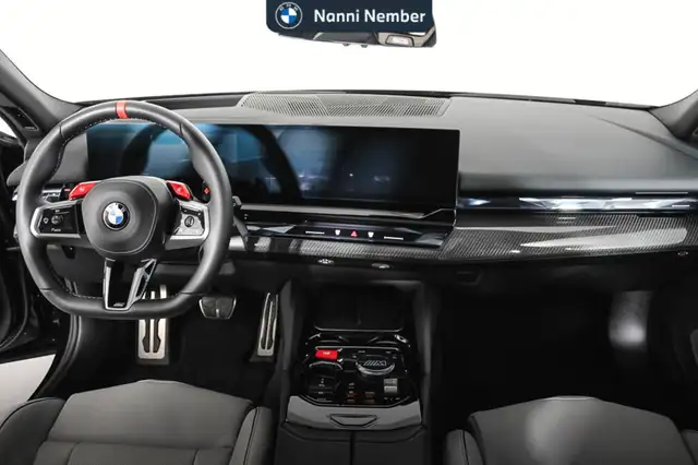BMW M5 view 11
