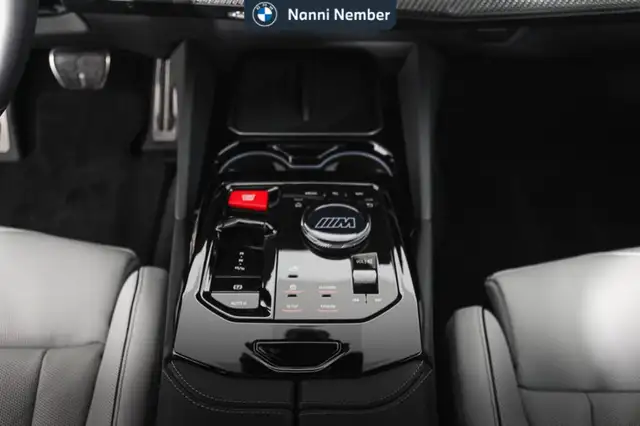 BMW M5 view 13