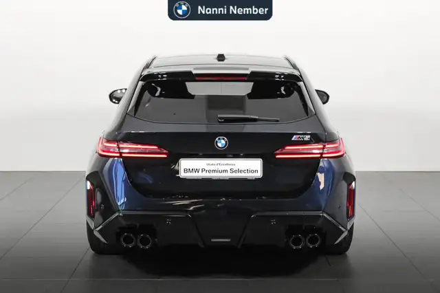 BMW M5 view 4