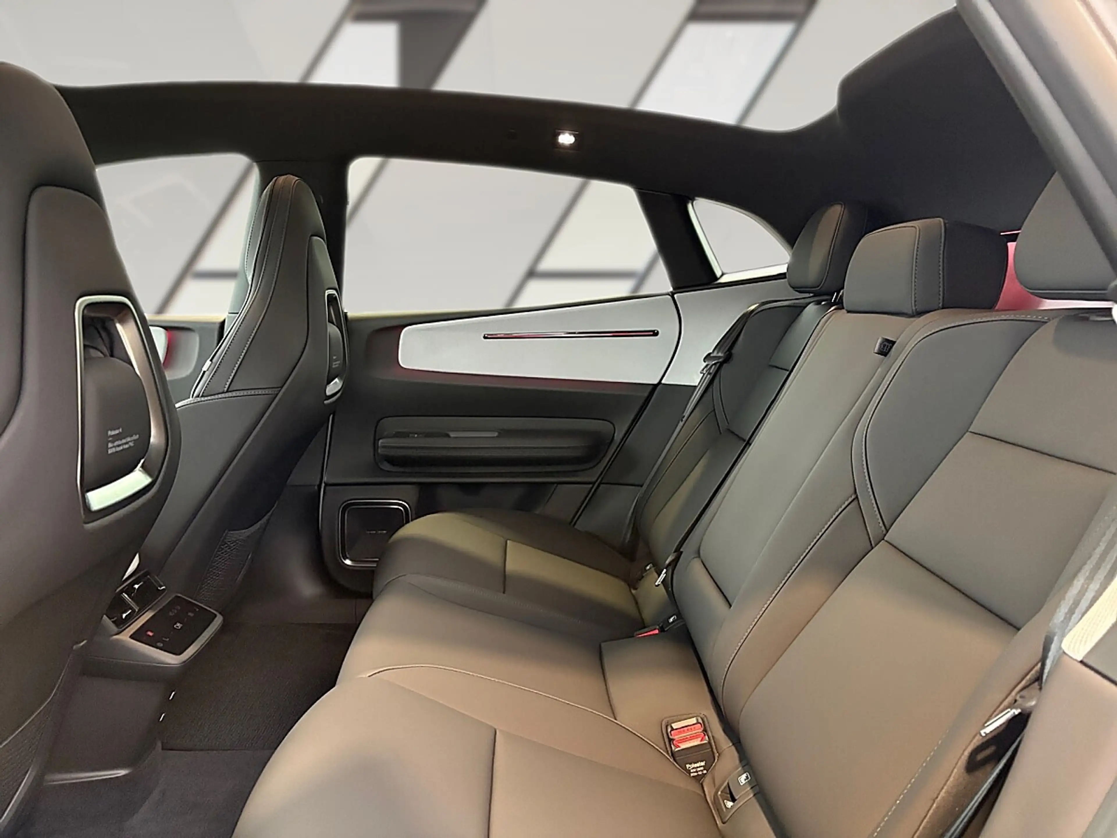 Polestar 4 Long Range Dual Motor Elektro 100kWh — photo 10
