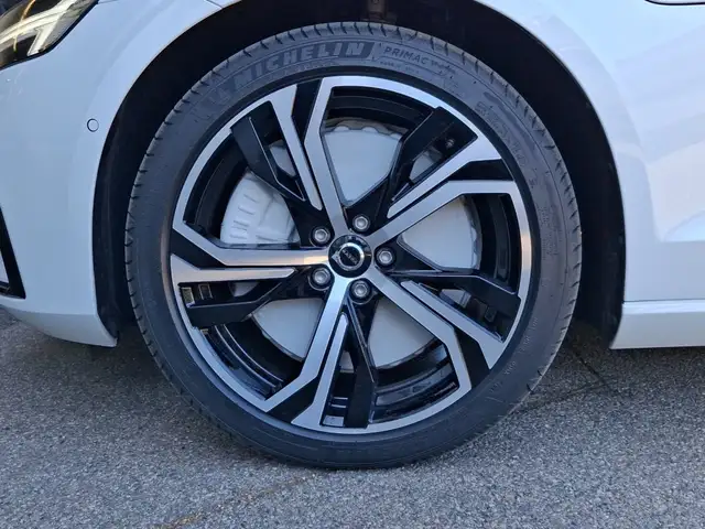 Volvo V60 Plus, T6 AWD Plug-in Hybrid, Elektrisch/Benzin, Dark Ansicht 19