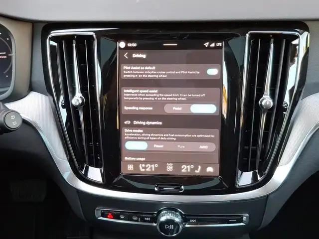 Volvo V60 Plus, T6 AWD Plug-in Hybrid, Elektrisch/Benzin, Dark Ansicht 12