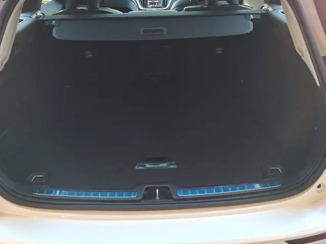 Volvo V60 Plus, T6 AWD Plug-in Hybrid, Elektrisch/Benzin, Dark Ansicht 16