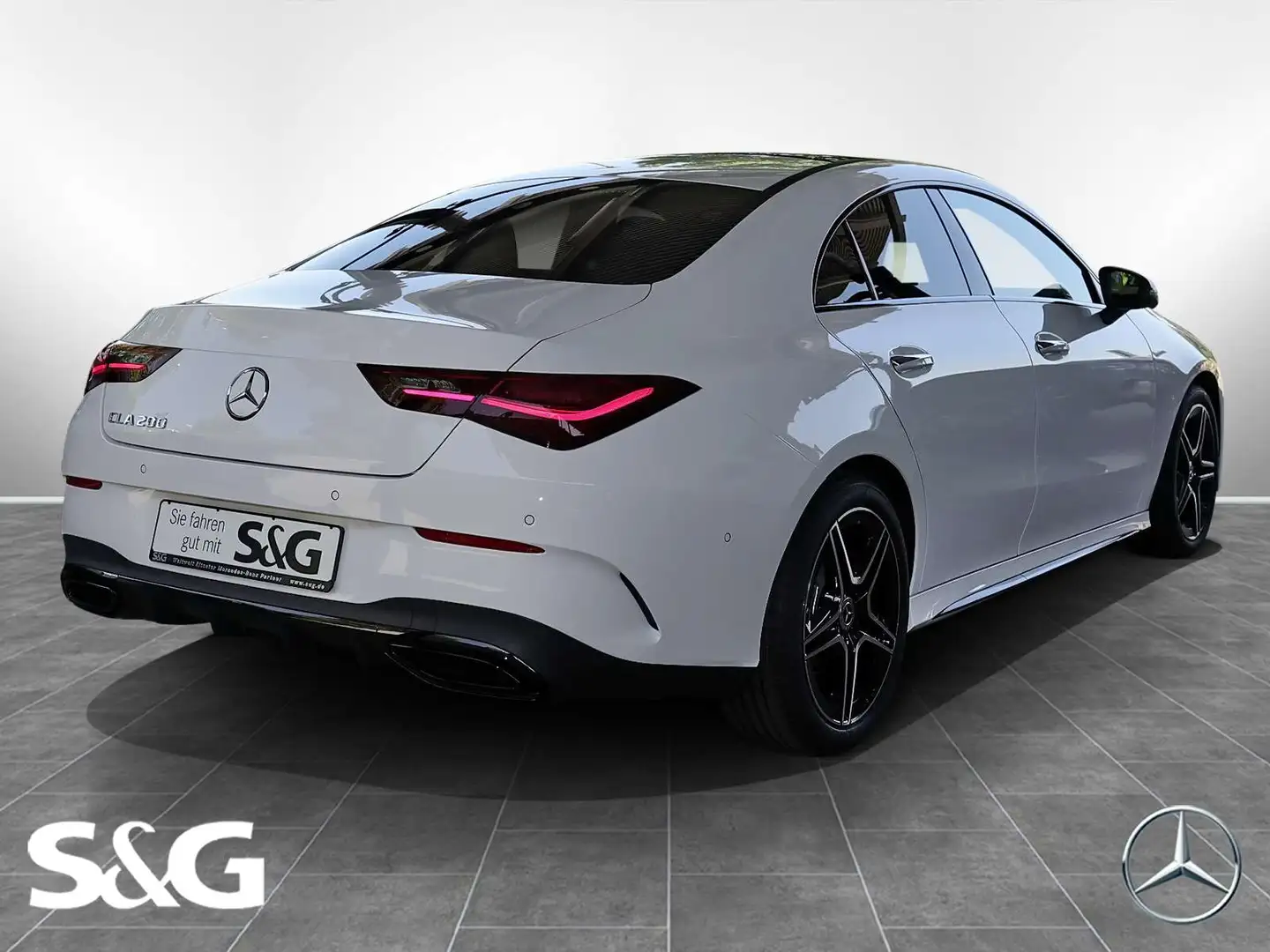 Mercedes-Benz CLA 200 Coupé AMG MBUS+360°+M-LED+Pano+AHK+Night Weiß - 2