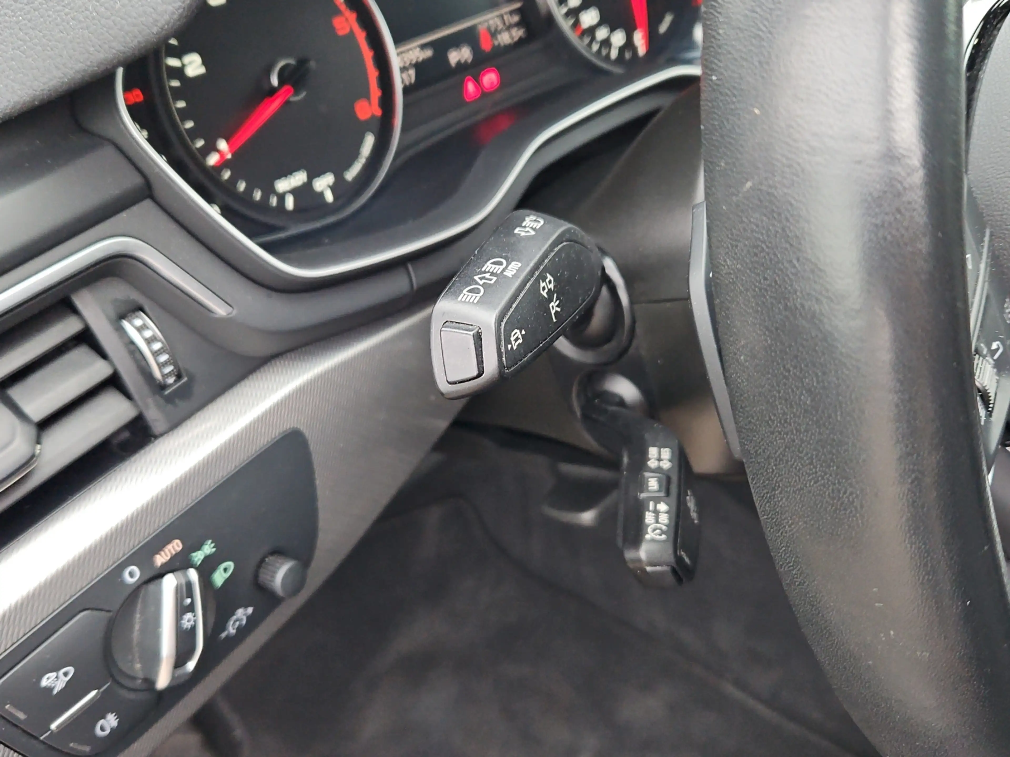 Audi A4 Avant 35 TDI S tronic advanced NaviPlus Leder 1... — photo 15