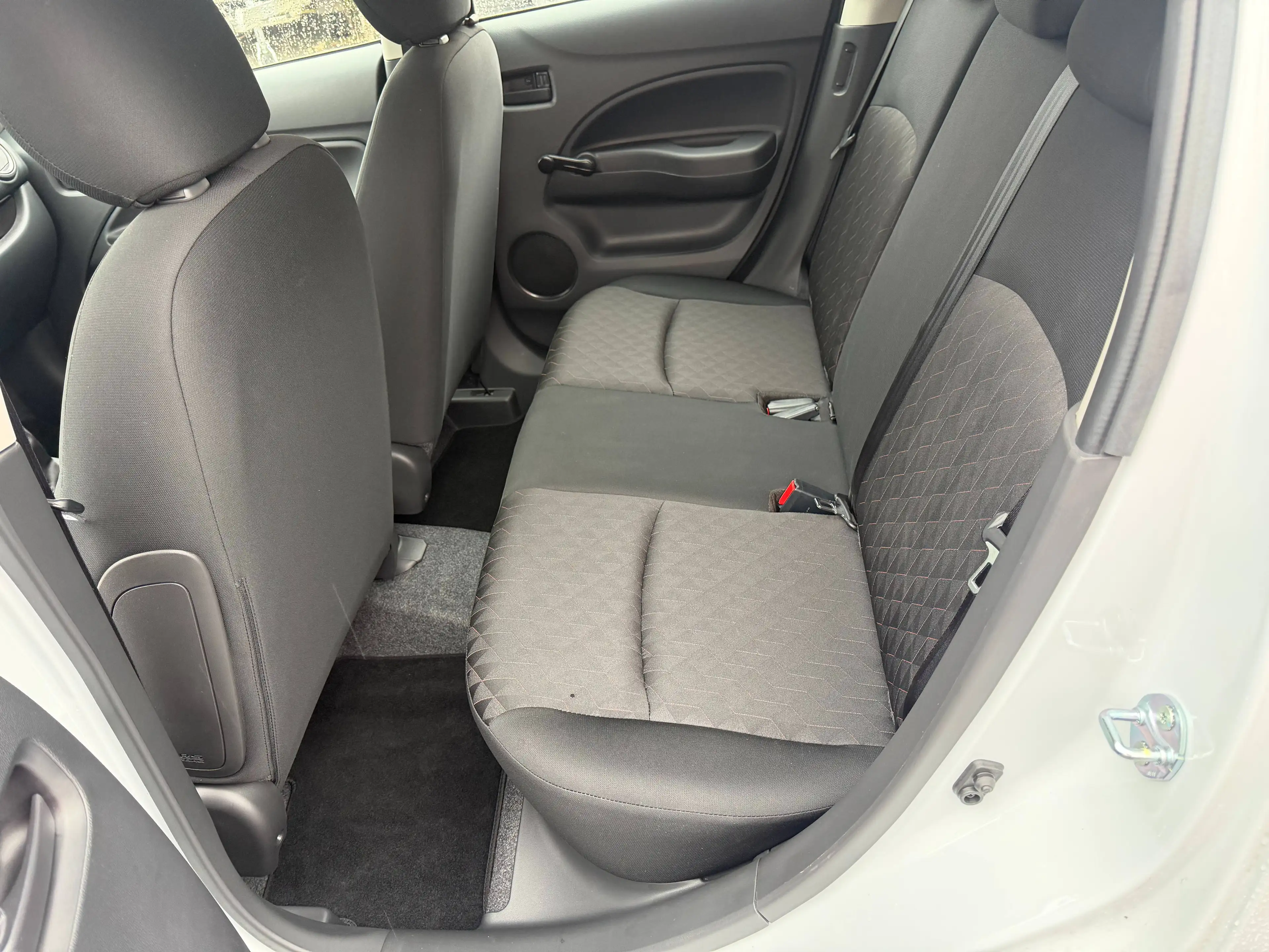 Mitsubishi Space Star Select — photo 8