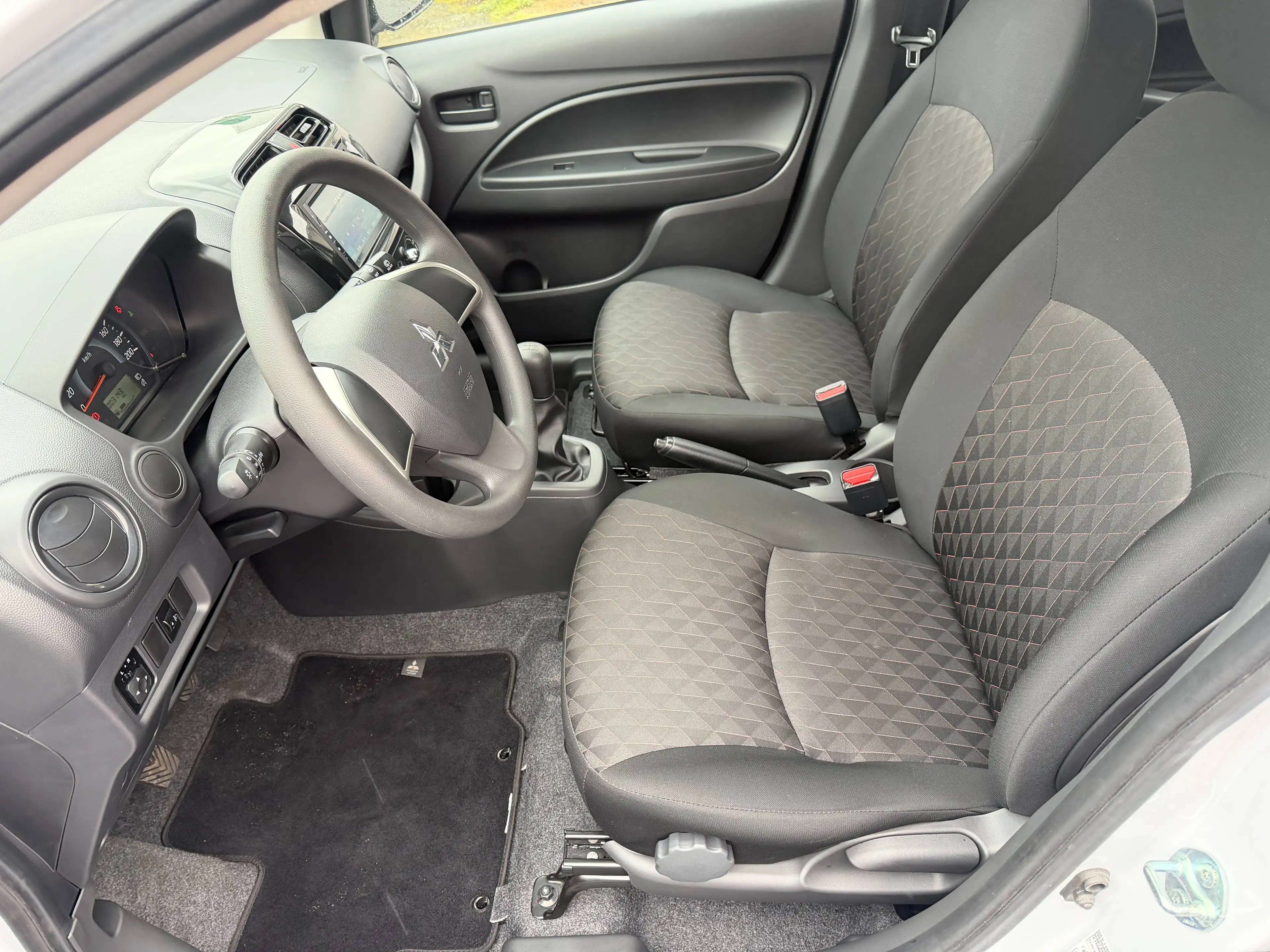Mitsubishi Space Star Select — photo 6