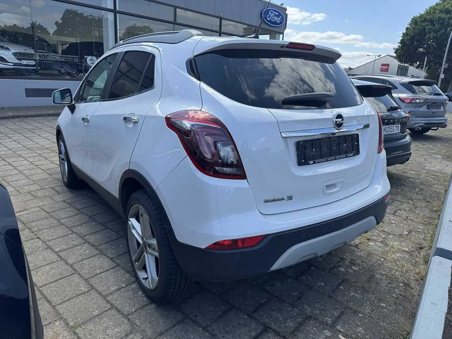 Opel Mokka X 1.4 Automatik Innovation Weiß - 2