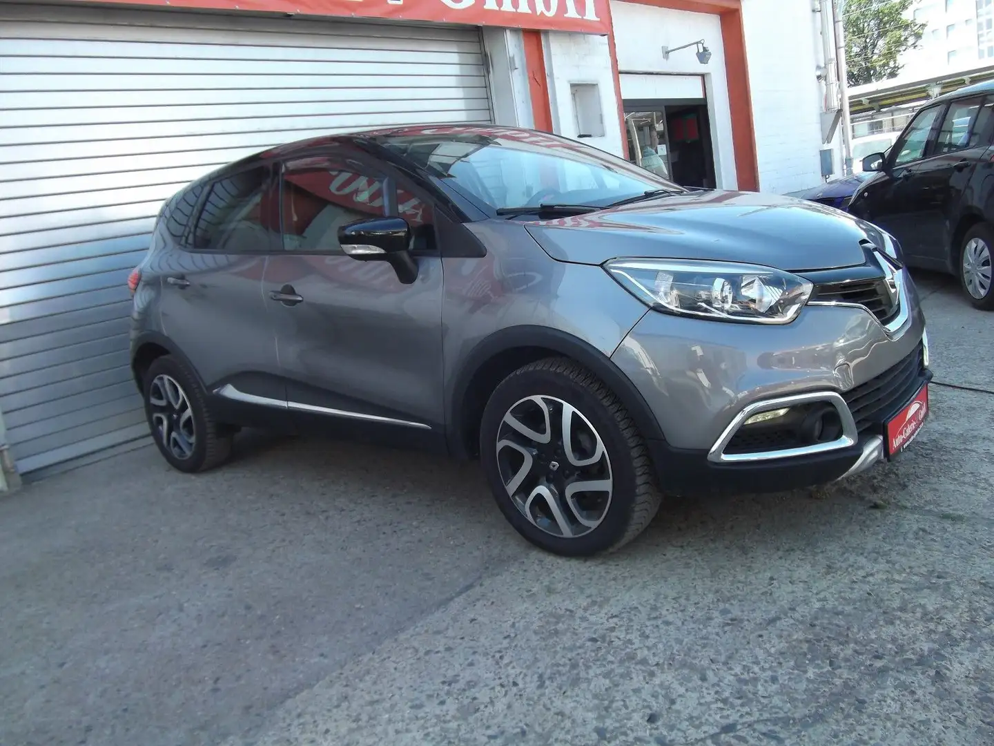 Renault Captur 1,2 XMOD Autom, Navi, SH Silber - 1