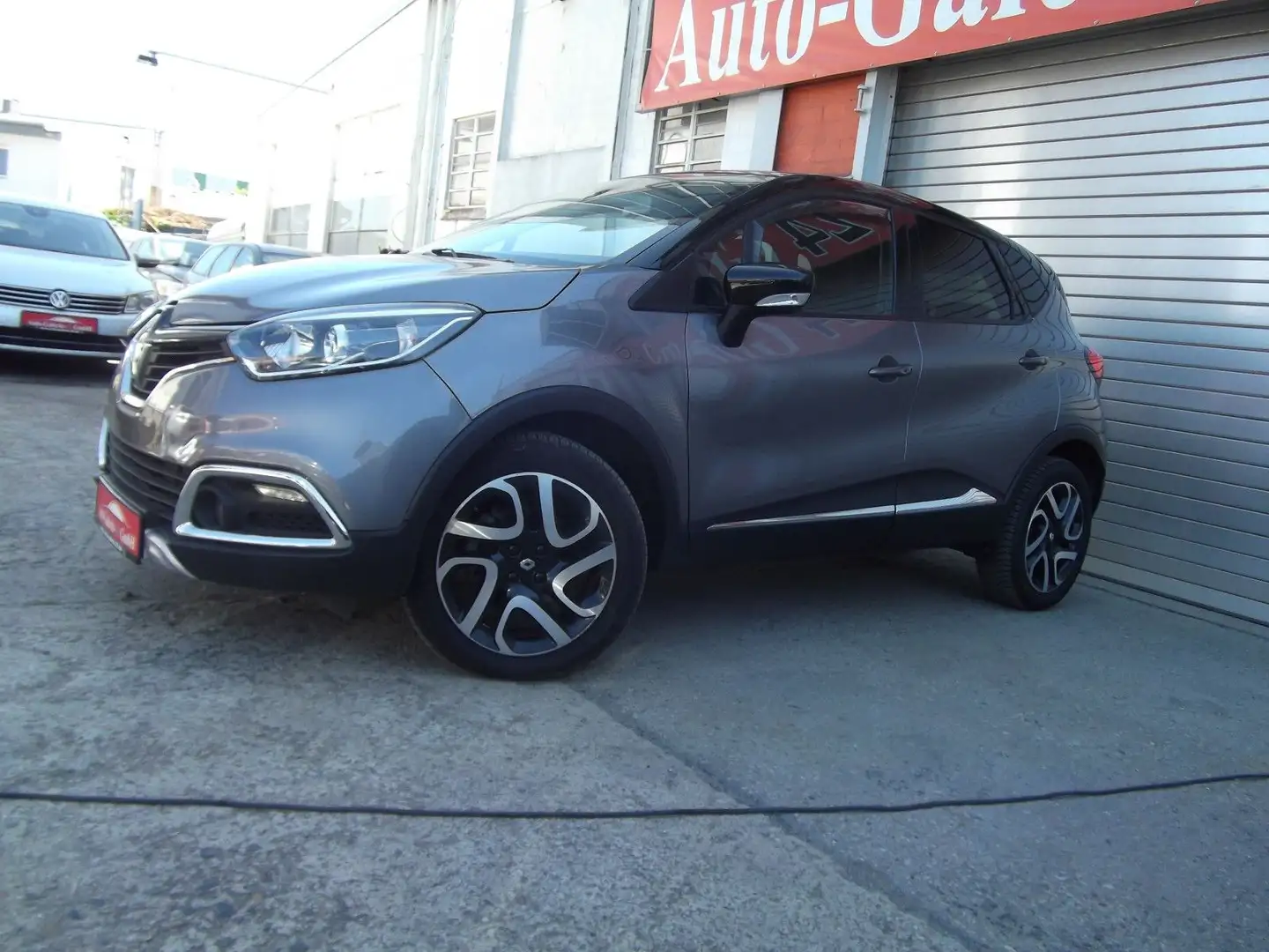 Renault Captur 1,2 XMOD Autom, Navi, SH Silber - 2