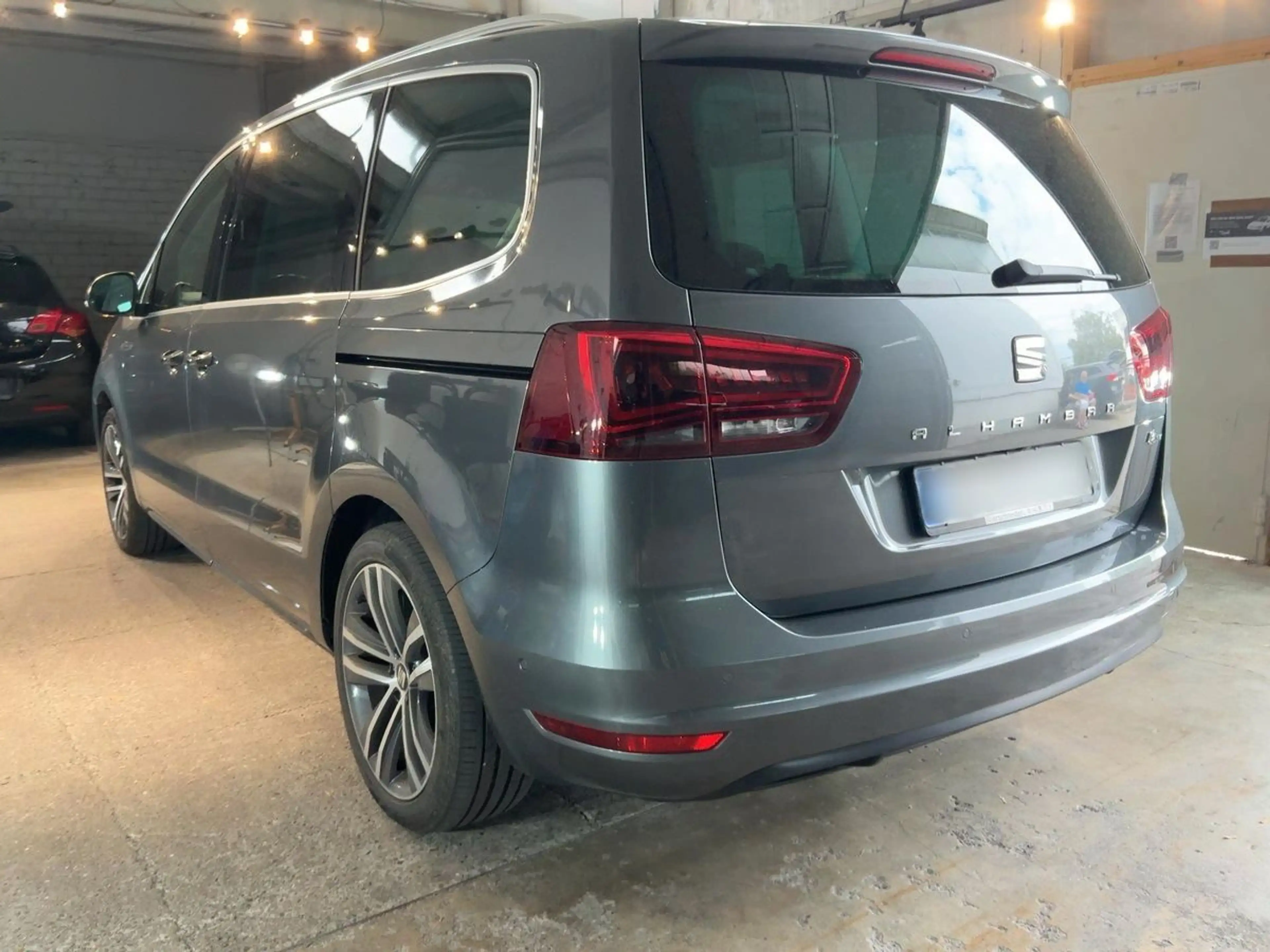 SEAT Alhambra FR-Line 7Sitz *AHK*STHZ*PAN*APP*ACC*SHZ — photo 5