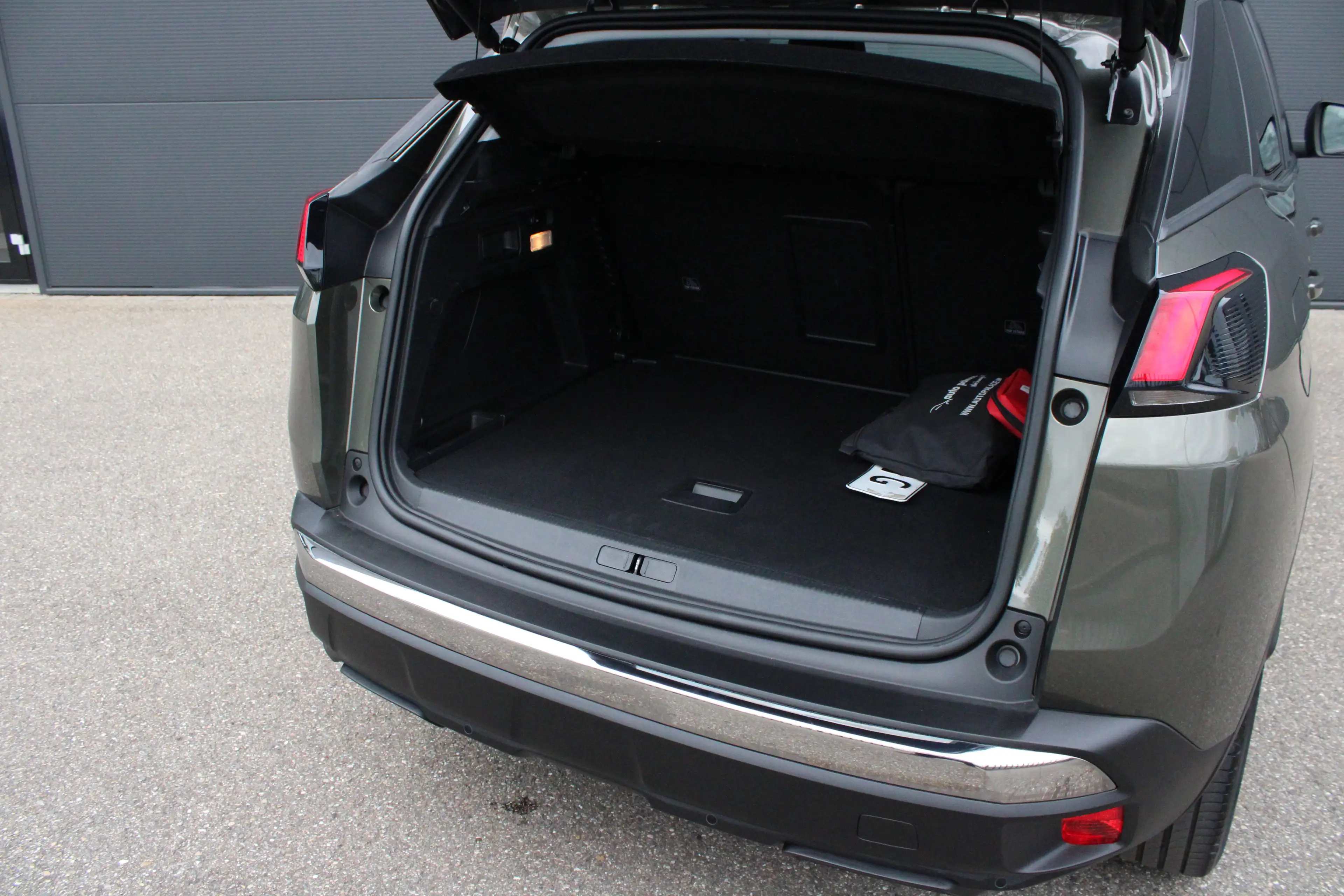 Peugeot 3008 1.2 PureTech Blue Lease Premium Avantage | Automaa — photo 15