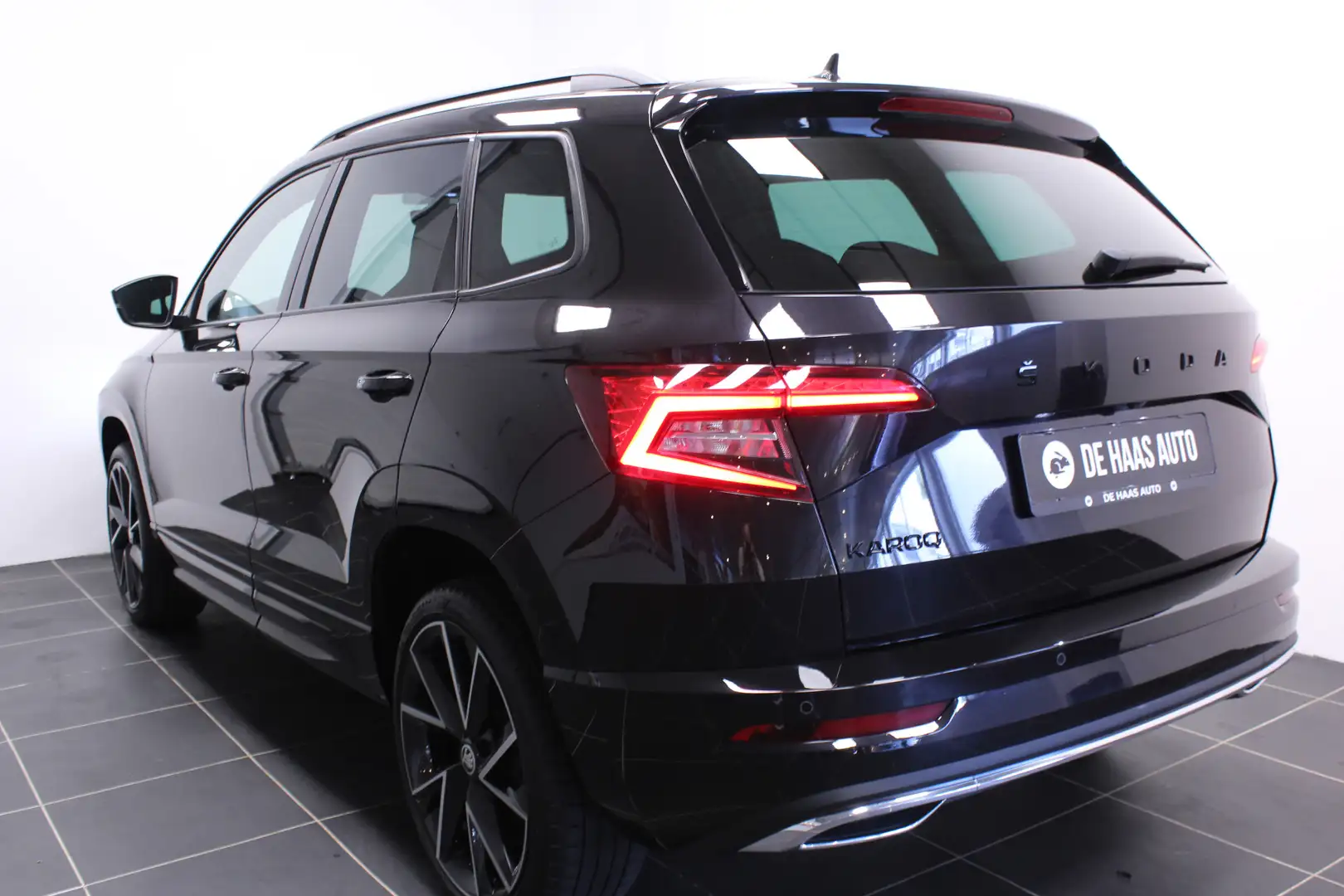 Skoda Karoq 1.5 TSI Sportline/19inch/Camera/Apple carplay Noir - 2