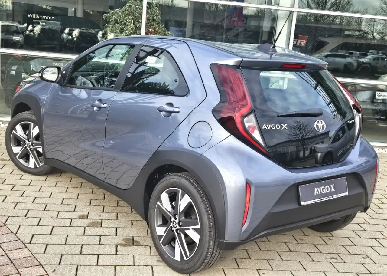 Toyota Aygo X 1,5 Hybrid Active 3