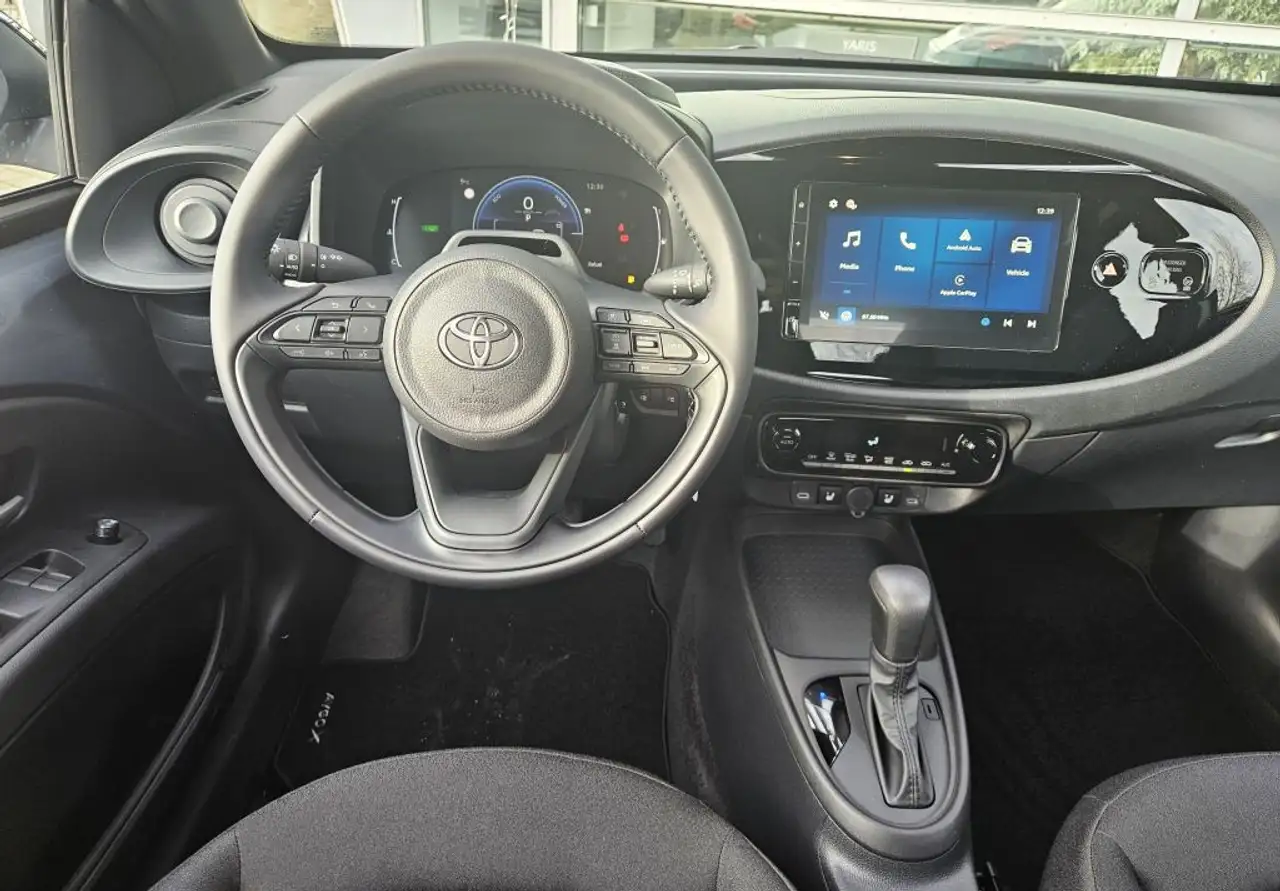 Toyota Aygo X 1,5 Hybrid Active 7