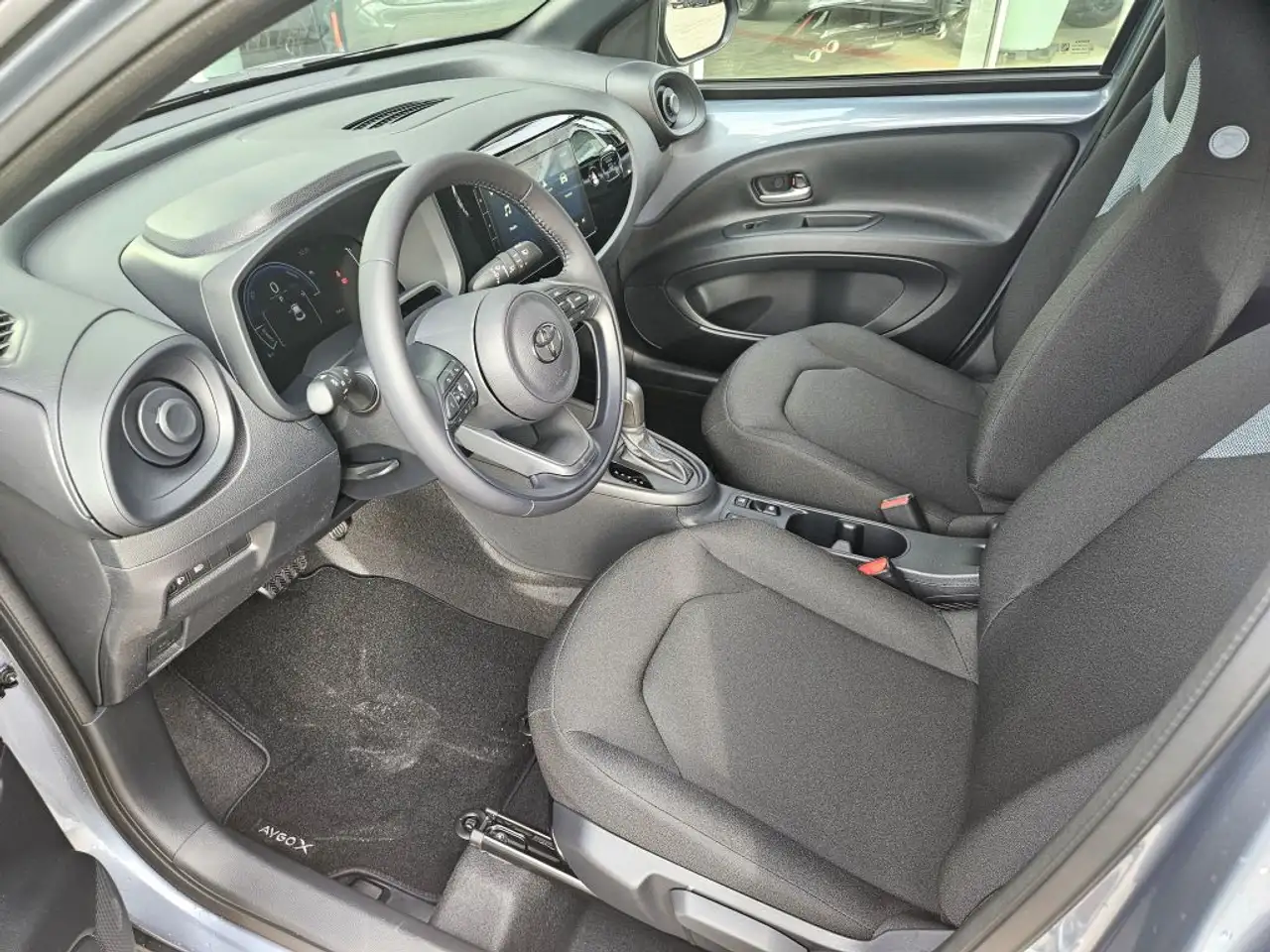 Toyota Aygo X 1,5 Hybrid Active 5