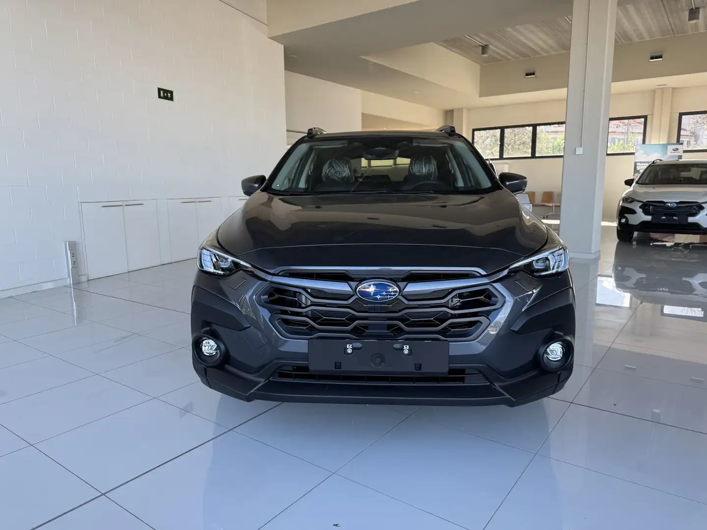 Subaru Crosstrek 2.0i Hybrid Touring CVT Gris - 2
