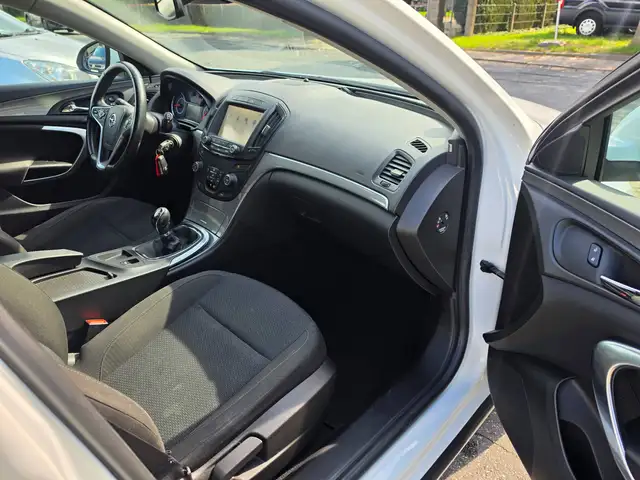 Opel Insignia view 29