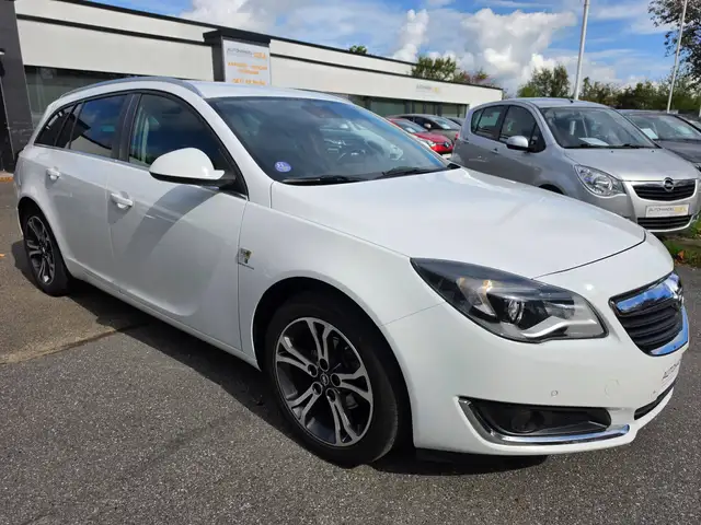 Opel Insignia view 2
