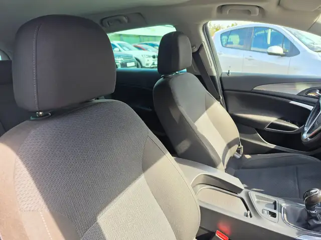Opel Insignia view 30
