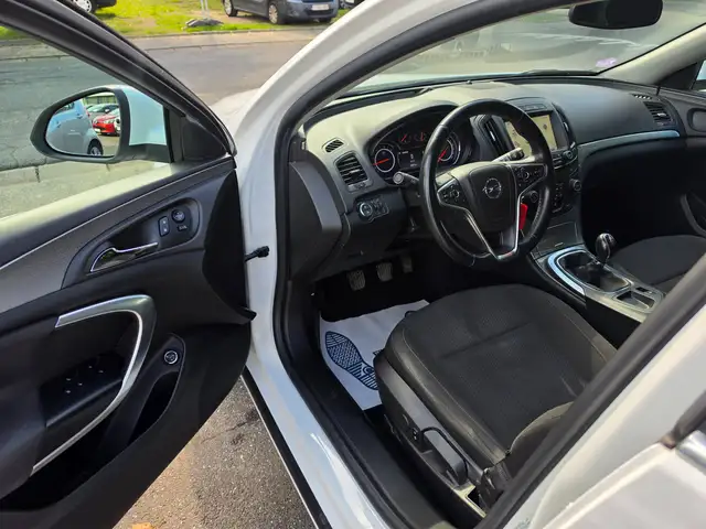 Opel Insignia view 7