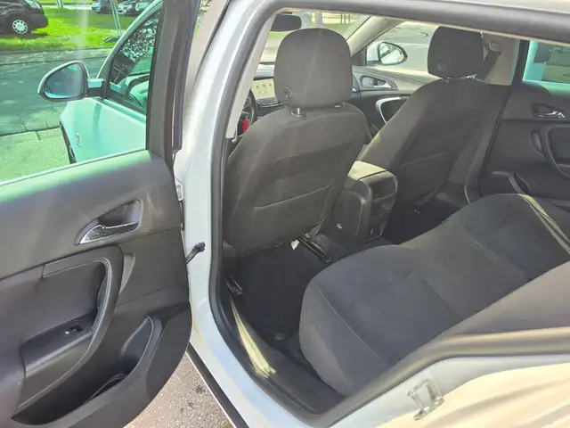 Opel Insignia view 17