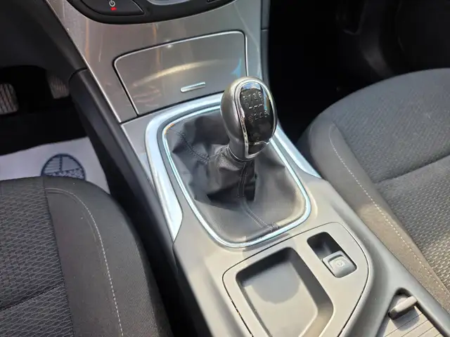 Opel Insignia view 16