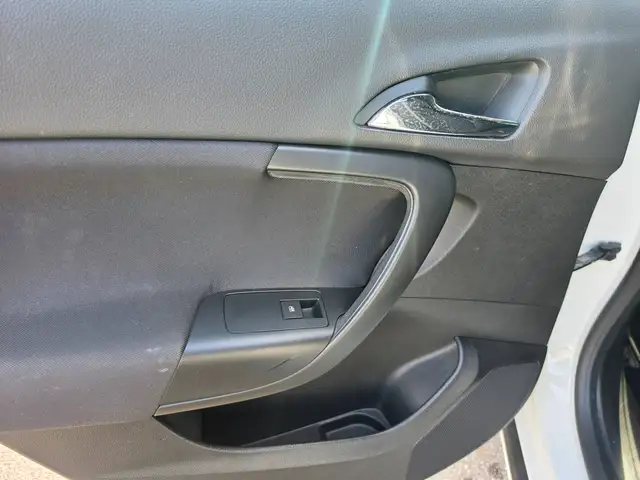 Opel Insignia view 18