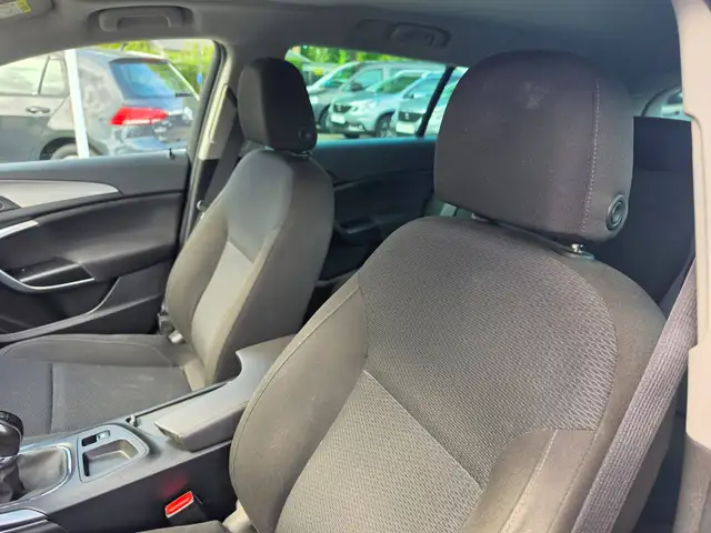 Opel Insignia view 11