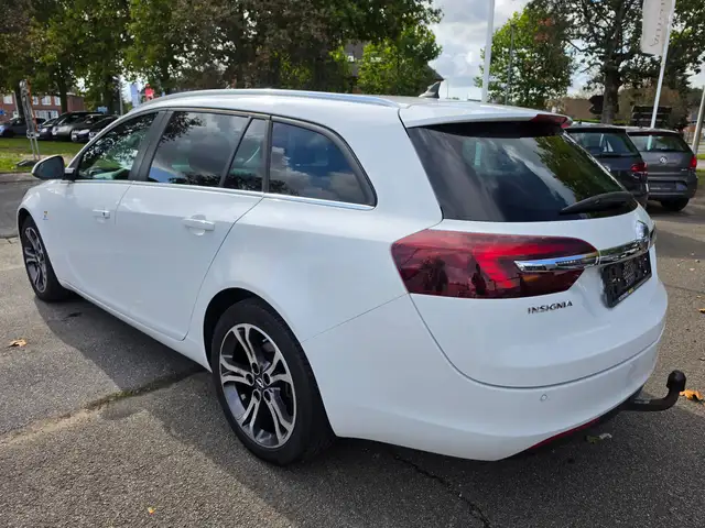 Opel Insignia view 4