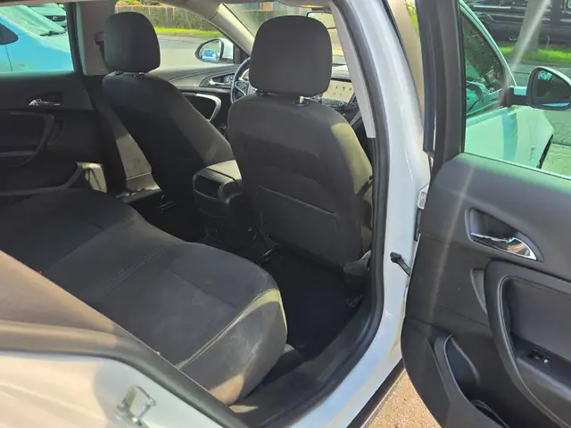 Opel Insignia view 25