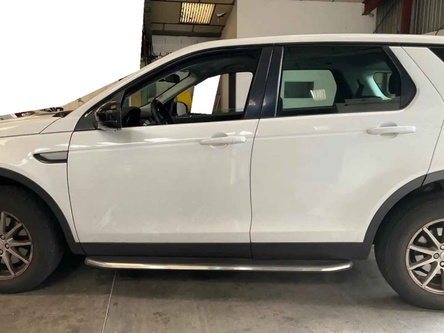 Land Rover Discovery Sport 2.0 TD4 150CH AWD SE MARK I Blanc - 2