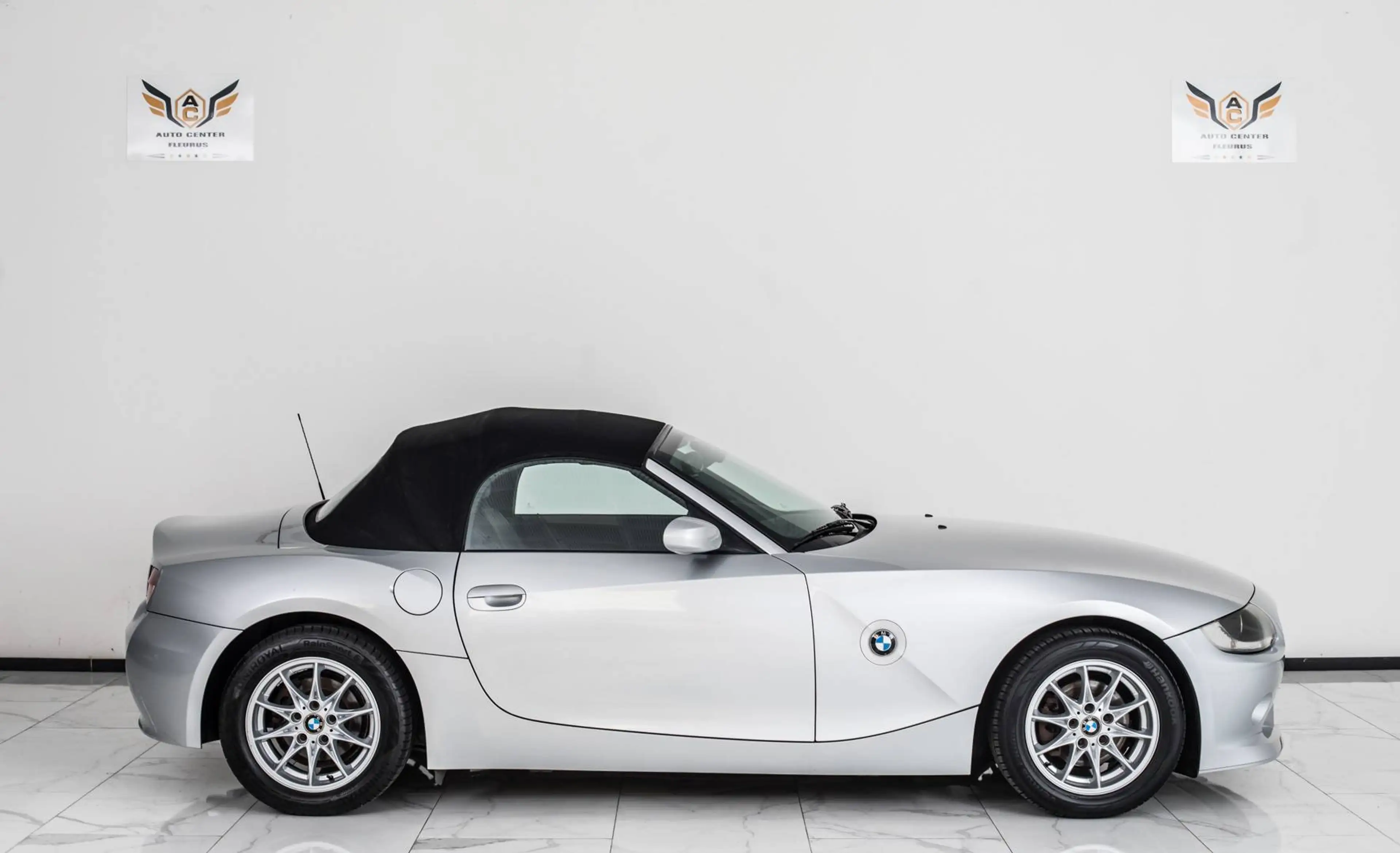 BMW Z4 2.0i — photo 11