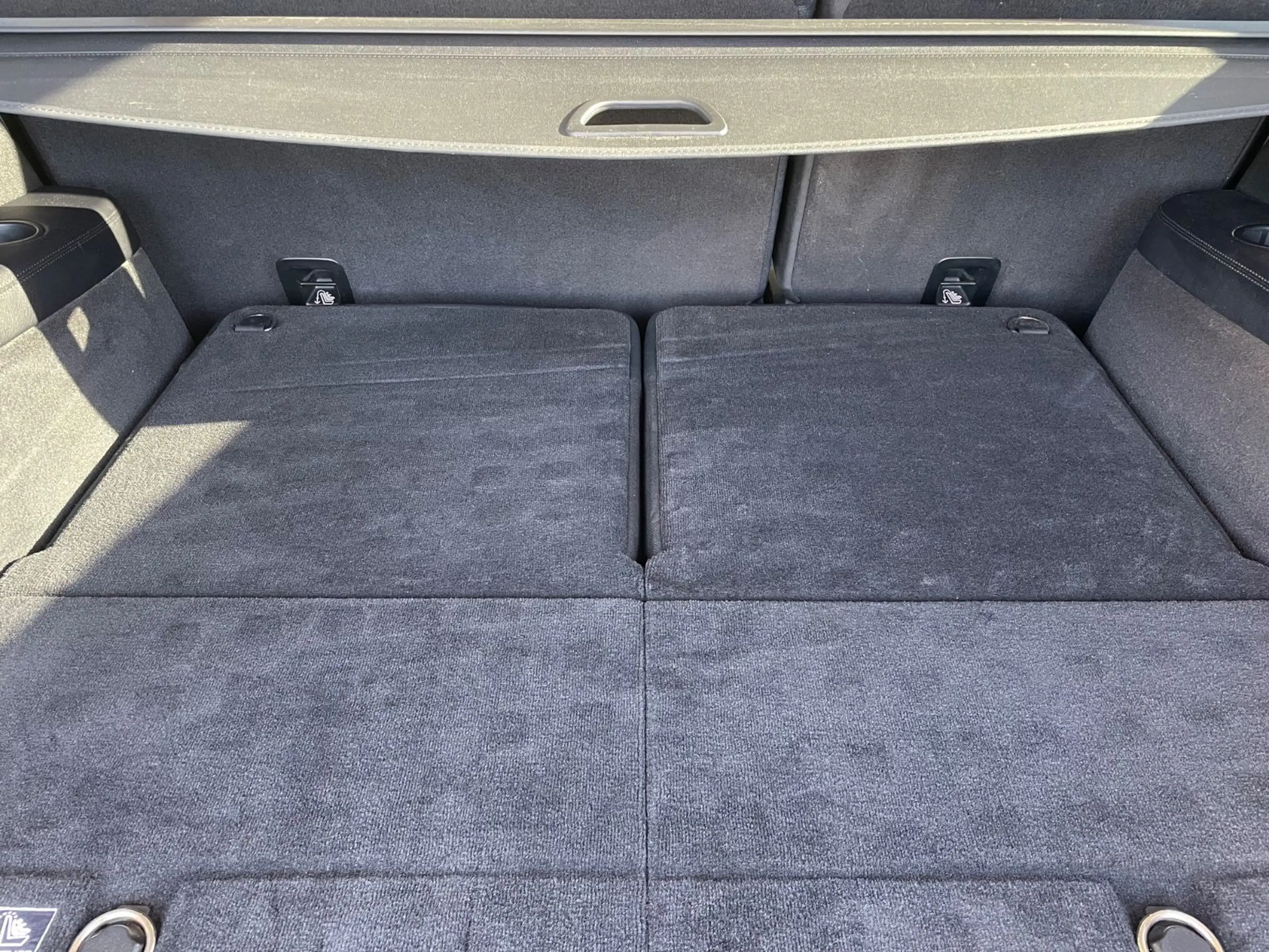 Mercedes-Benz GLS 350 d 4Matic Pano / 360° / DIS+ / AHK / 7 SP — photo 14