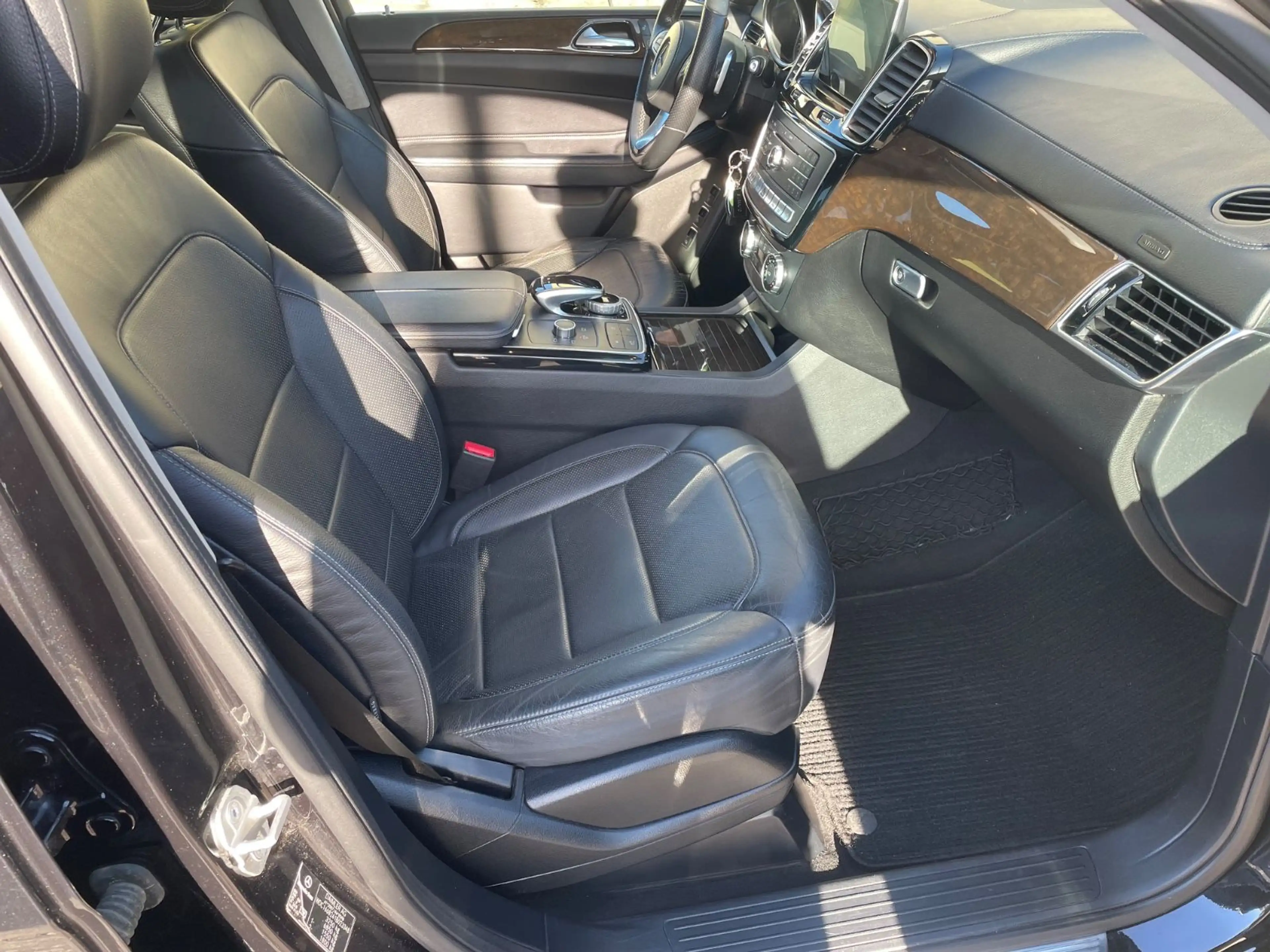 Mercedes-Benz GLS 350 d 4Matic Pano / 360° / DIS+ / AHK / 7 SP — photo 8