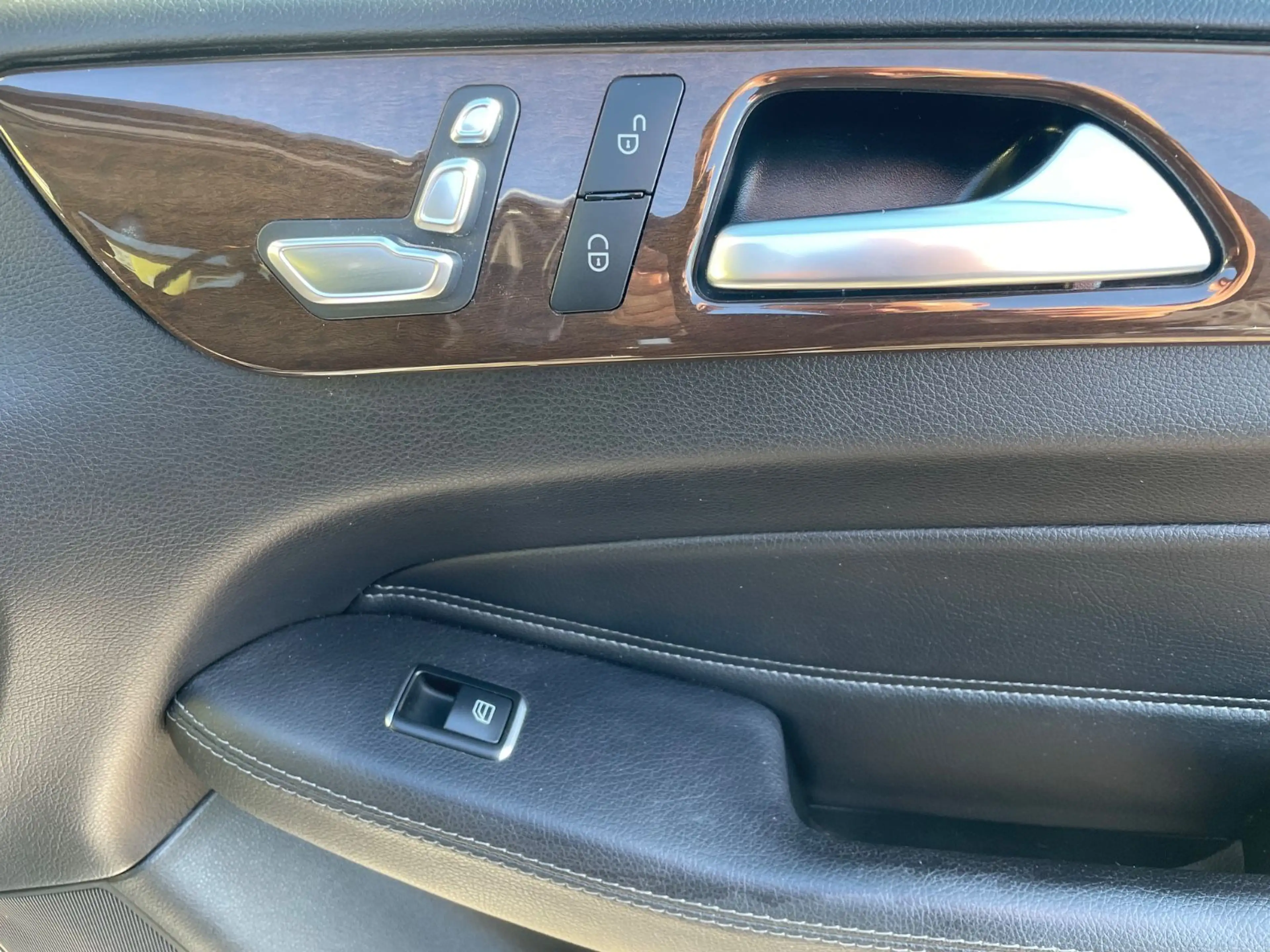 Mercedes-Benz GLS 350 d 4Matic Pano / 360° / DIS+ / AHK / 7 SP — photo 9