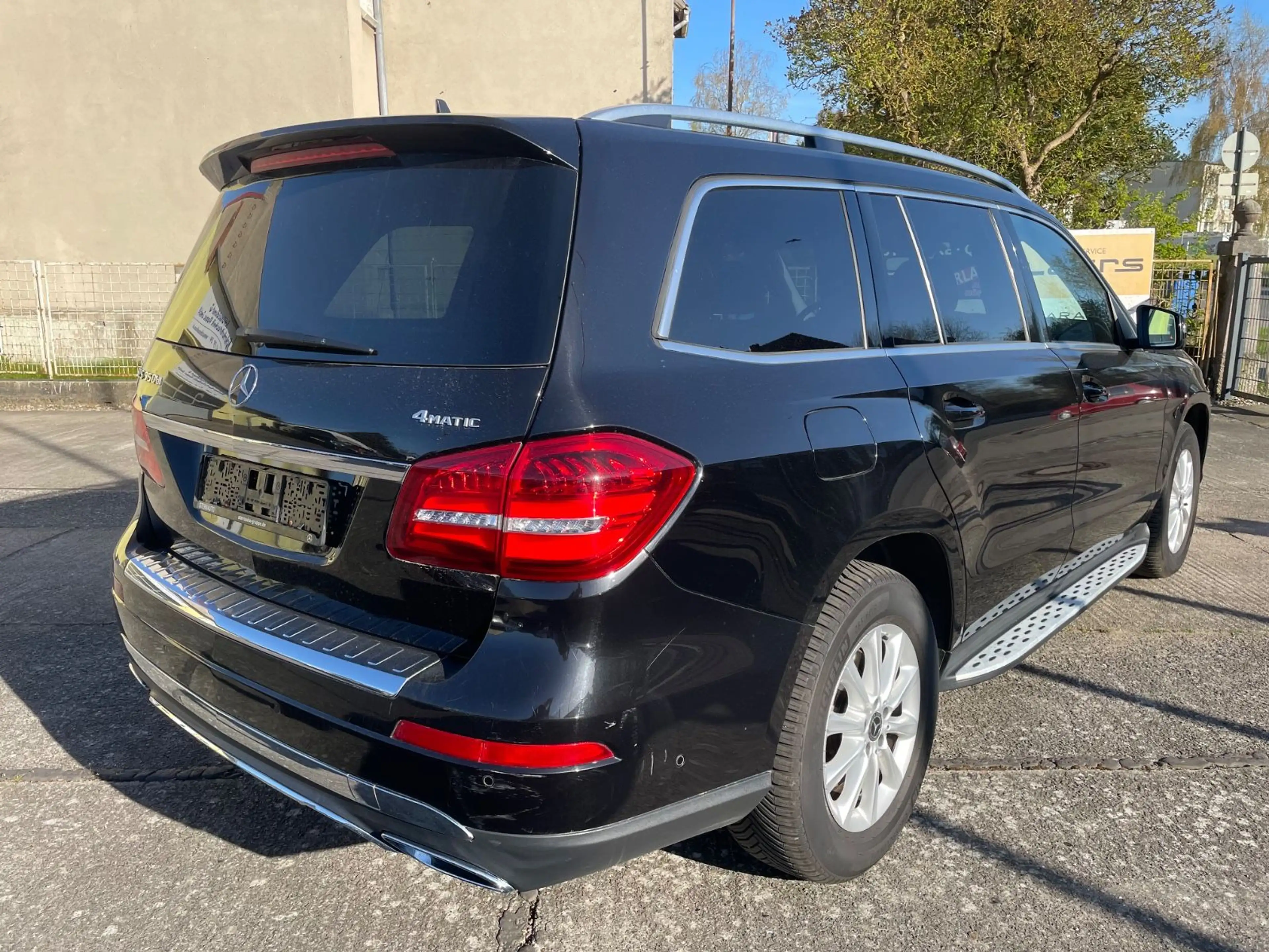 Mercedes-Benz GLS 350 d 4Matic Pano / 360° / DIS+ / AHK / 7 SP — photo 4
