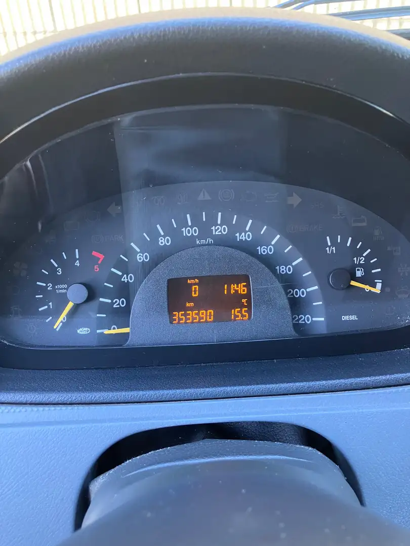 Mercedes-Benz Vito Vito Combi 111CDI Extralarga Burdeos - 2