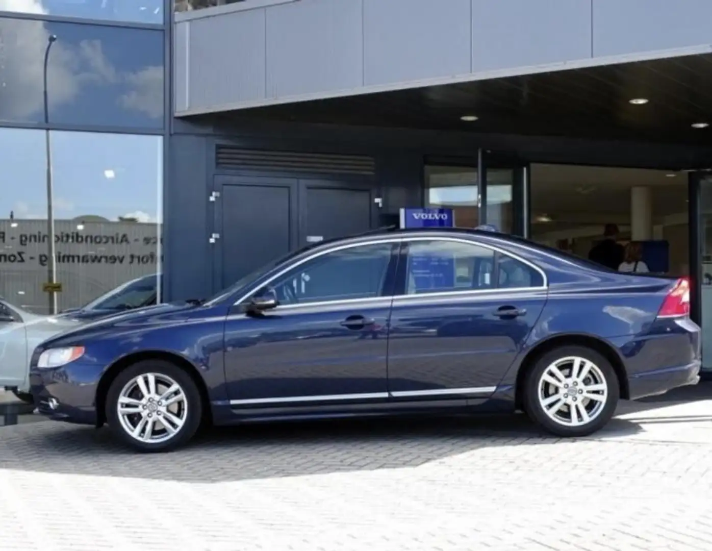 Volvo S80 2.4 D5 Limited Edition Blauw - 1