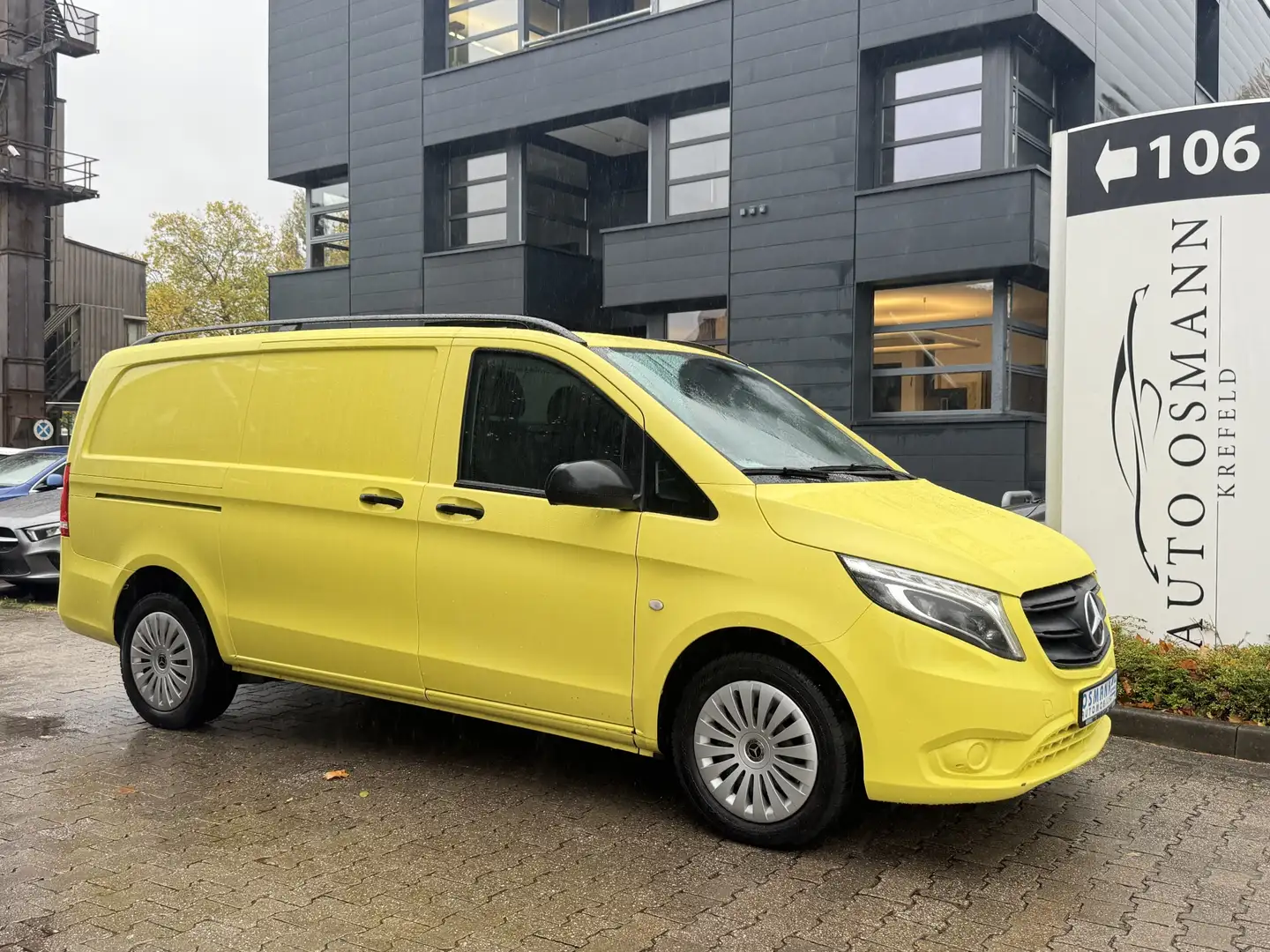Mercedes-Benz Vito 114 CDI Lang HA Aut. PRO   Standheizung Jaune - 2